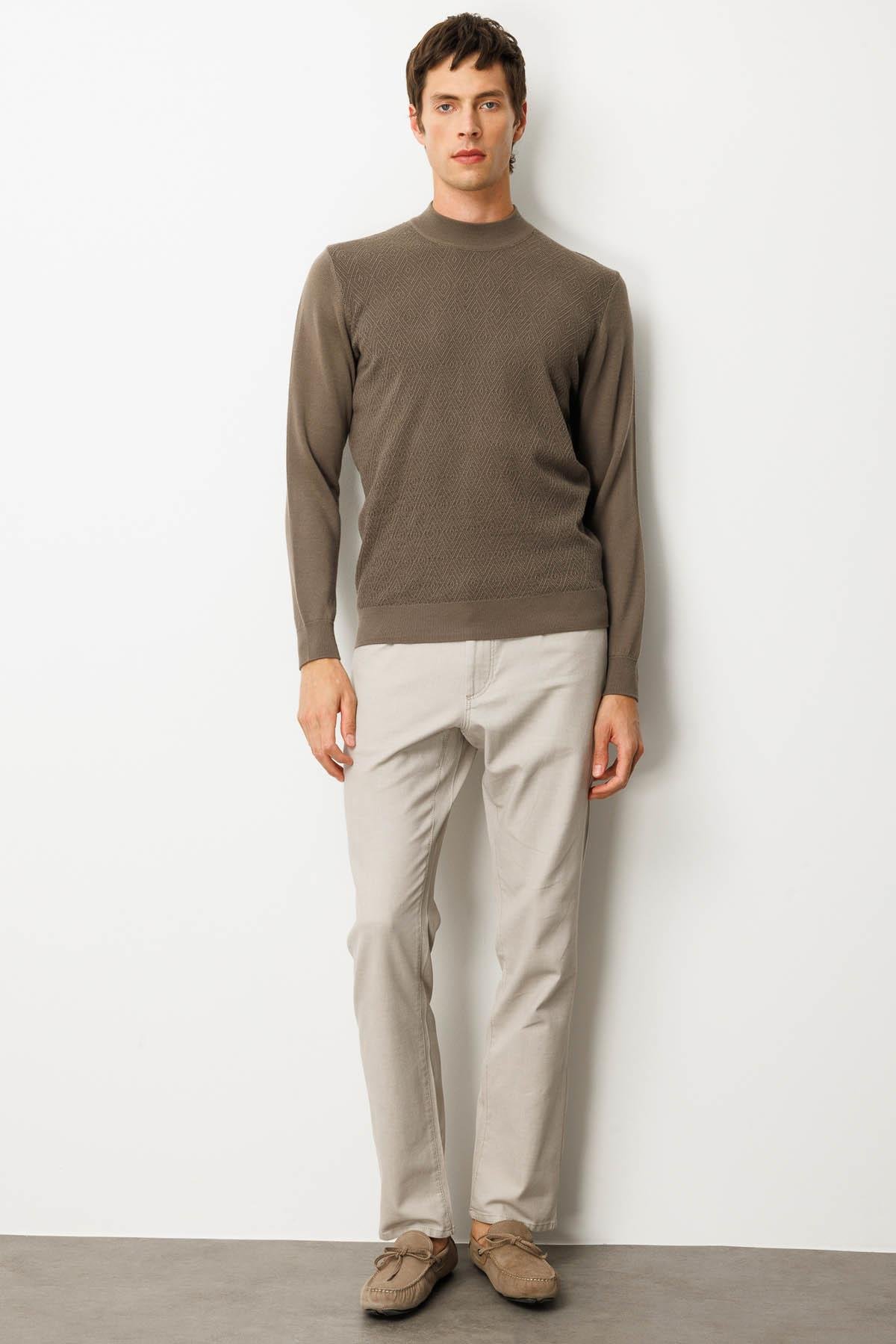 25609Erkek Yarım Balıkçı Yaka Önü Baklavalı Triko Kazak Vizon