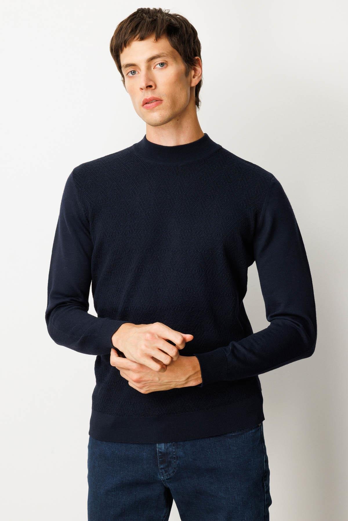 25609Erkek Yarım Balıkçı Yaka Önü Baklavalı Triko Kazak K.Lacivert