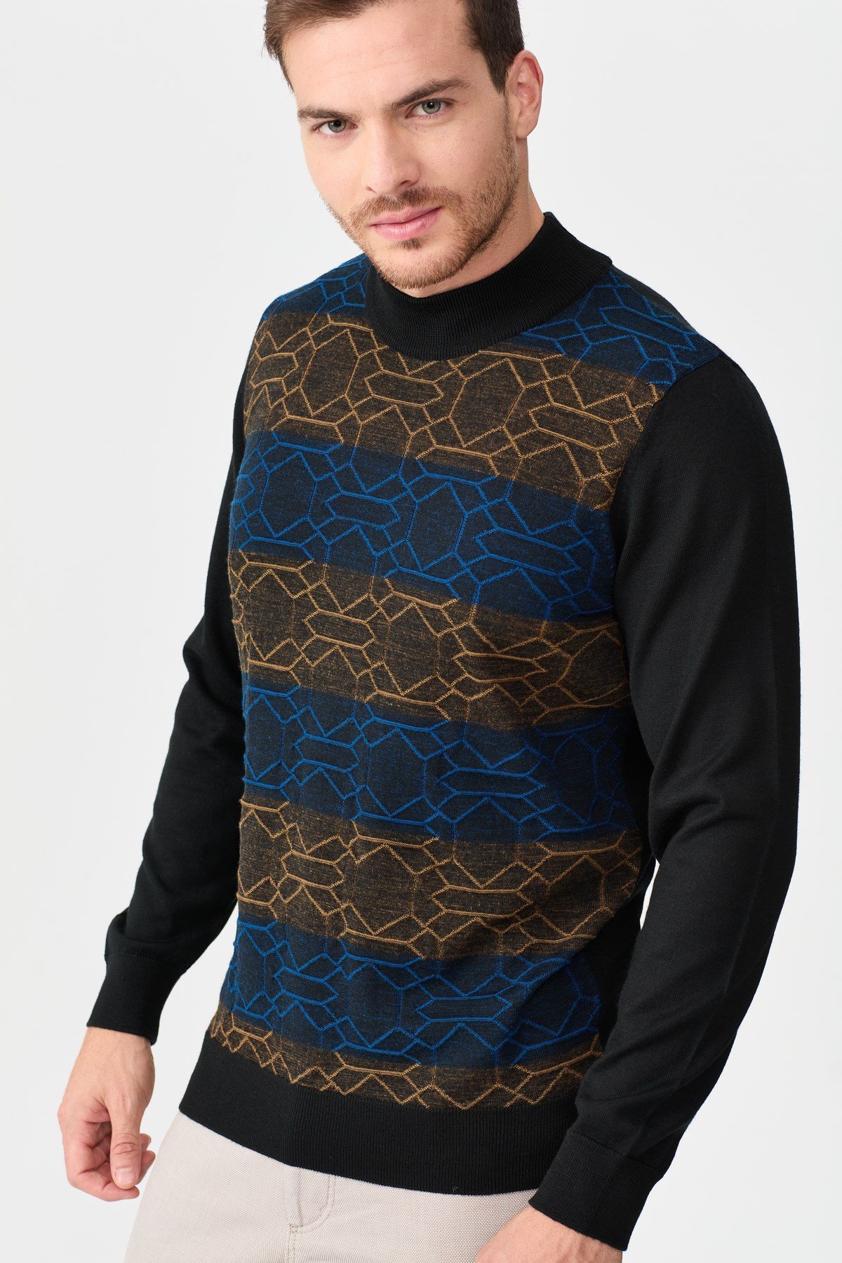 22612Erkek Yarım Balıkçı Yaka Önü Desenli Kazak Siyah