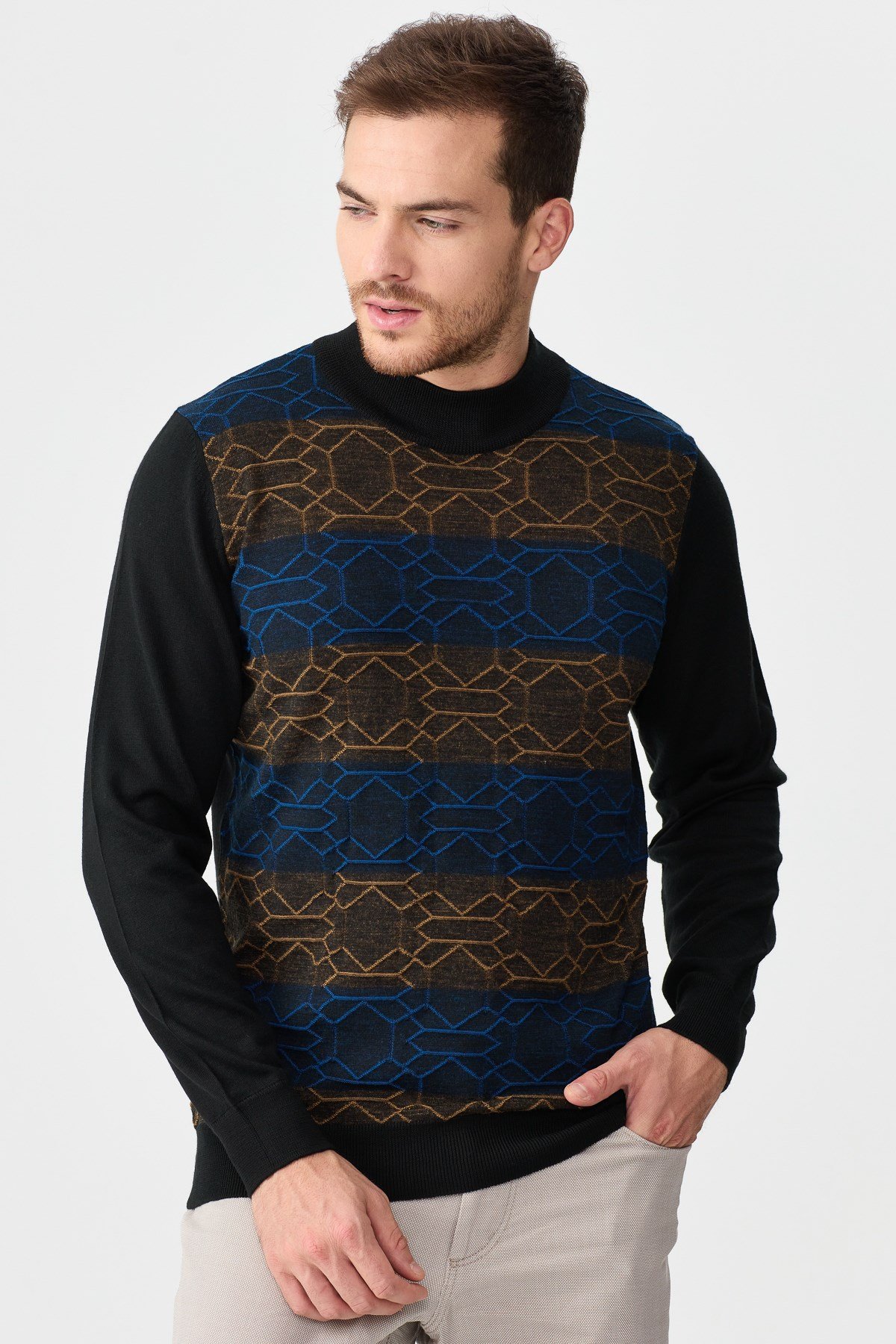 22612Erkek Yarım Balıkçı Yaka Önü Desenli Kazak Siyah