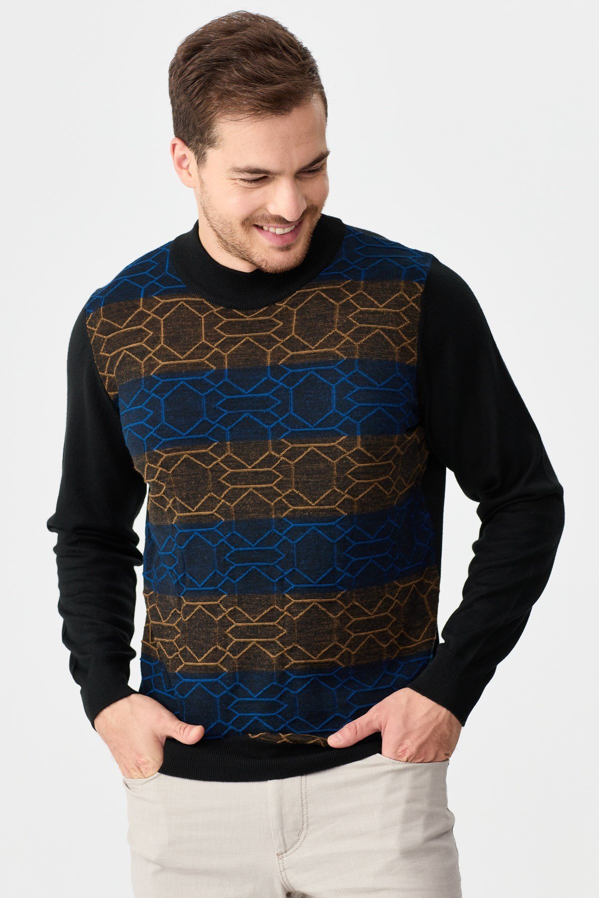 22612Erkek Yarım Balıkçı Yaka Önü Desenli Kazak Siyah