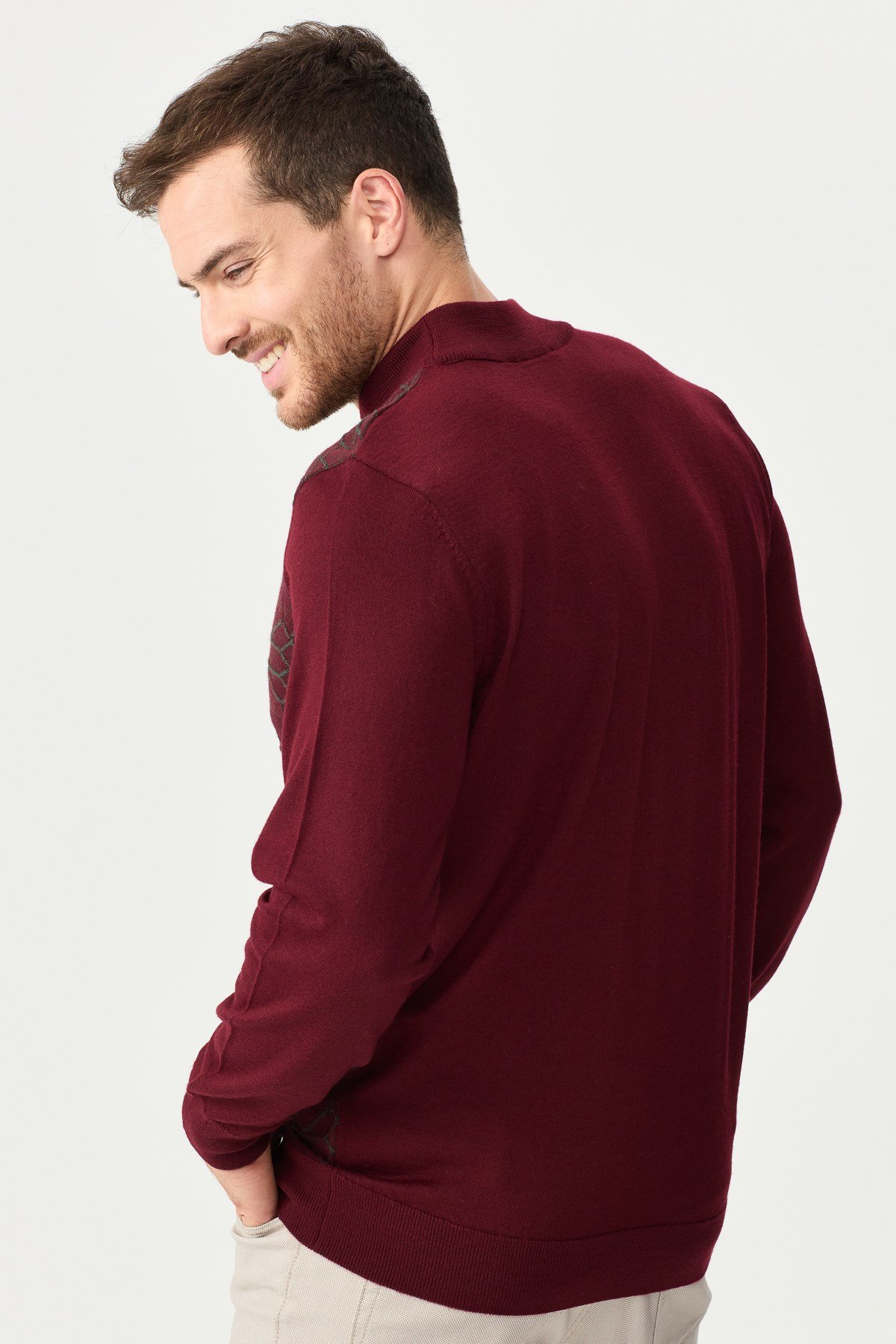 22612Erkek Yarım Balıkçı Yaka Önü Desenli Kazak Bordo