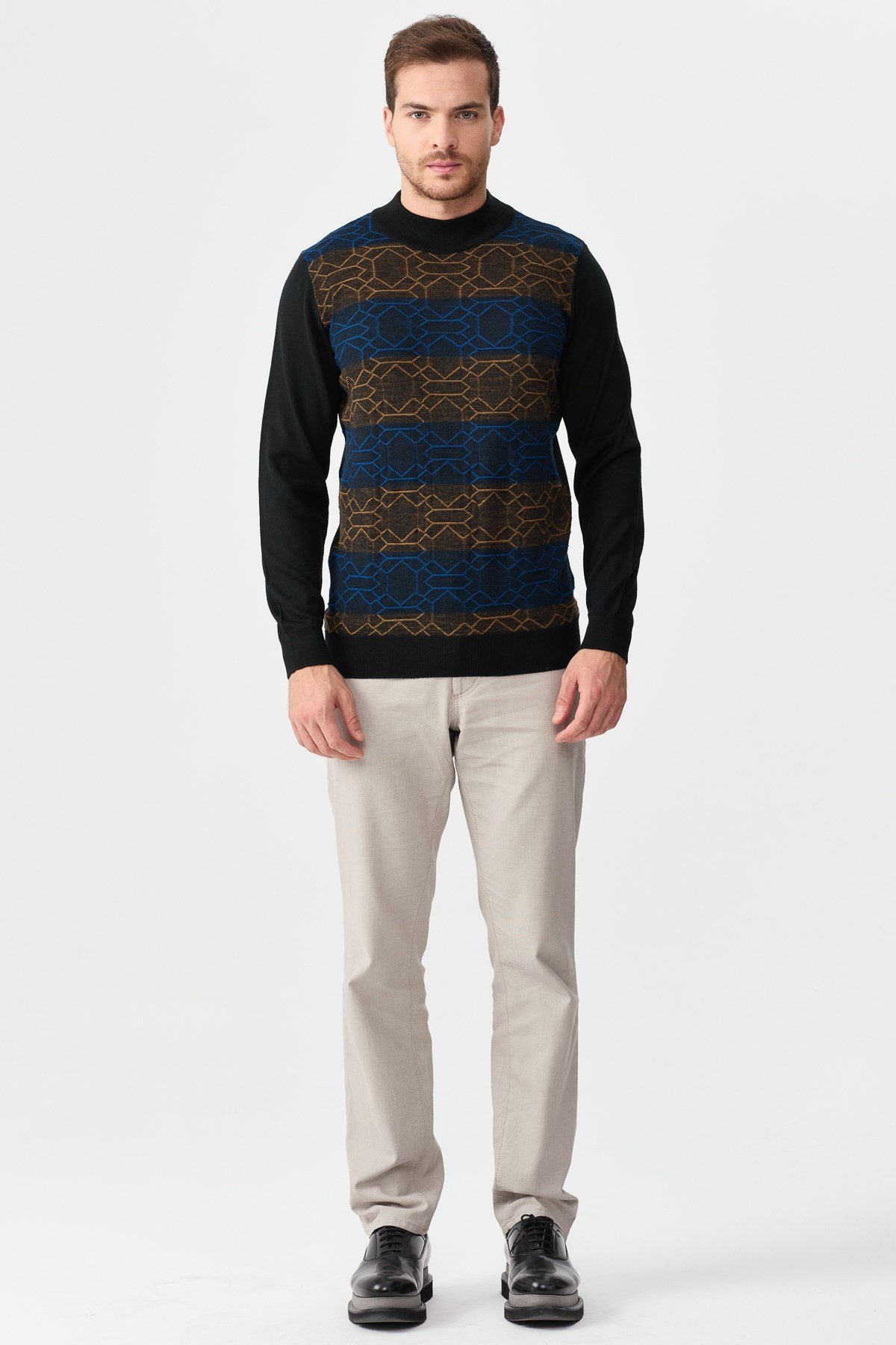 22612Erkek Yarım Balıkçı Yaka Önü Desenli Kazak Siyah