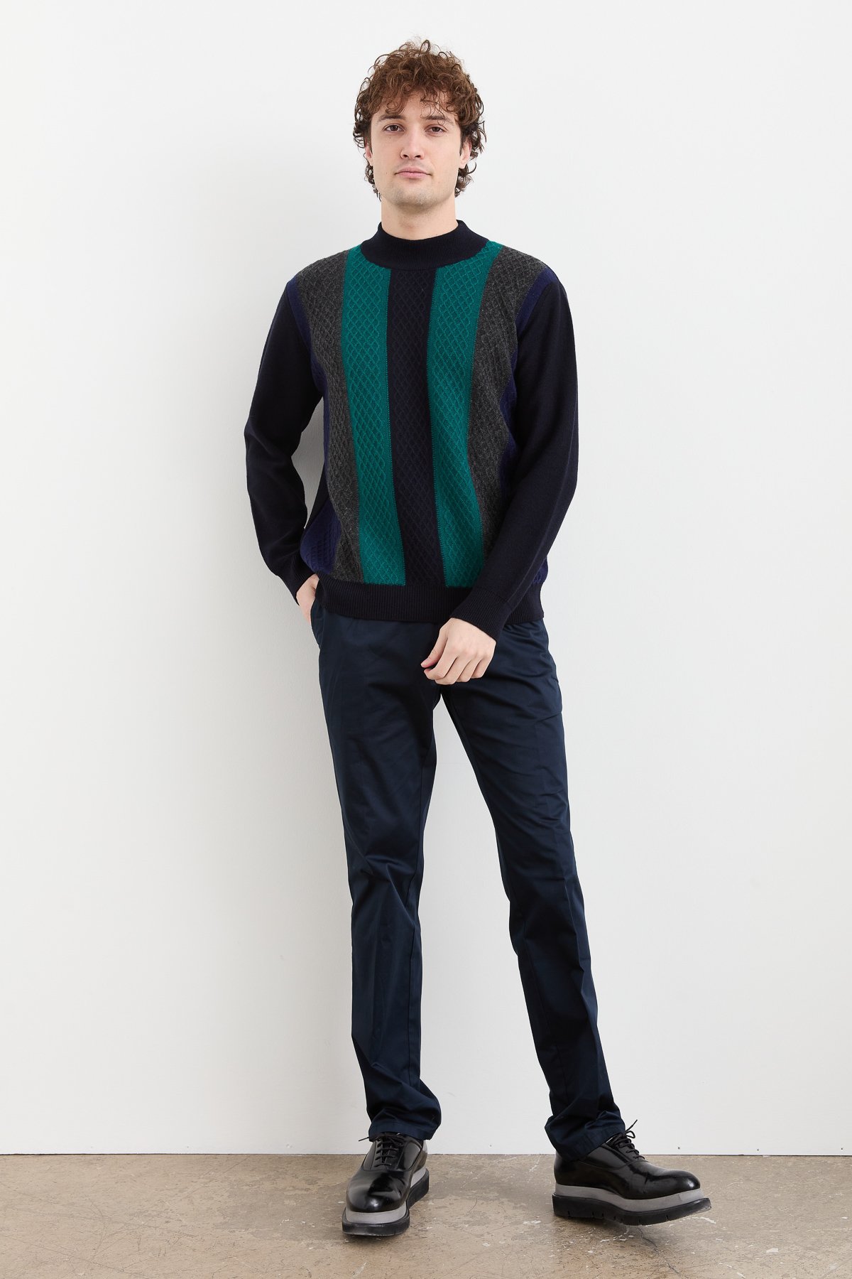 23506Erkek Yarım Balıkçı Yaka Önü Renkli Yün Kazak K.Lacivert