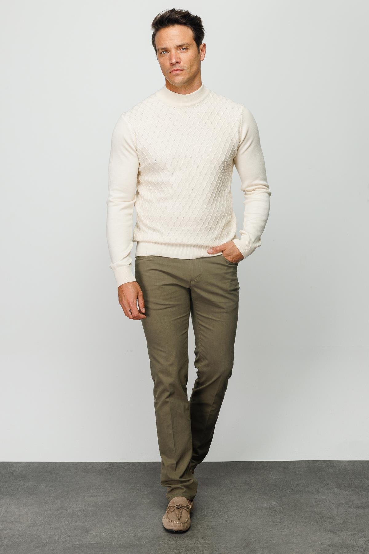 22525Erkek Yarım Balıkçı Yaka Petek Desenli Kazak Kemik