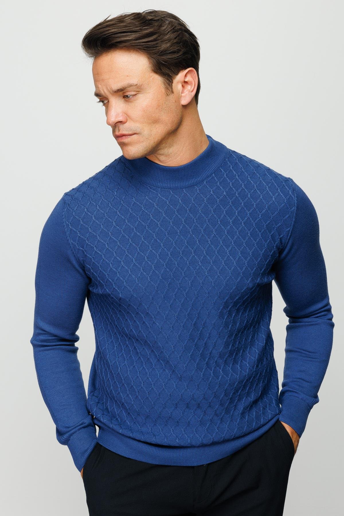 22525Erkek Yarım Balıkçı Yaka Petek Desenli Kazak İndigo