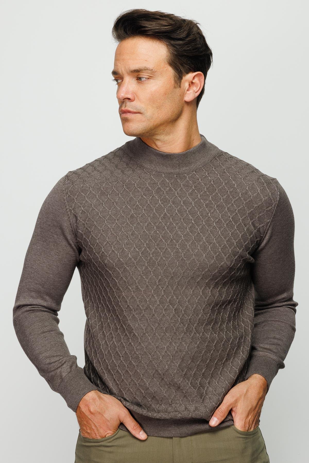 22525Erkek Yarım Balıkçı Yaka Petek Desenli Kazak A.Kahve