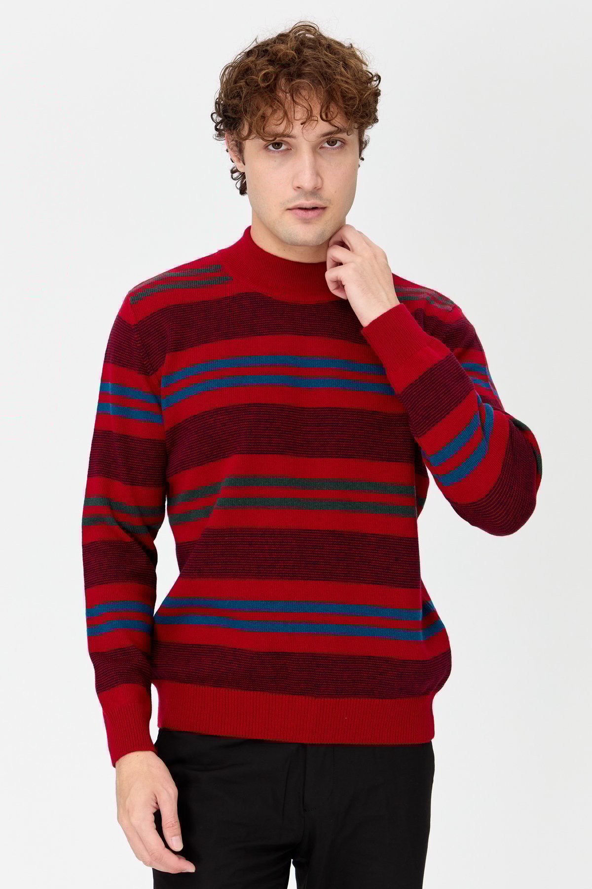 23501Erkek Yarım Balıkçı Yaka Renkli Çizgili Yün Kazak K.Kırmızı