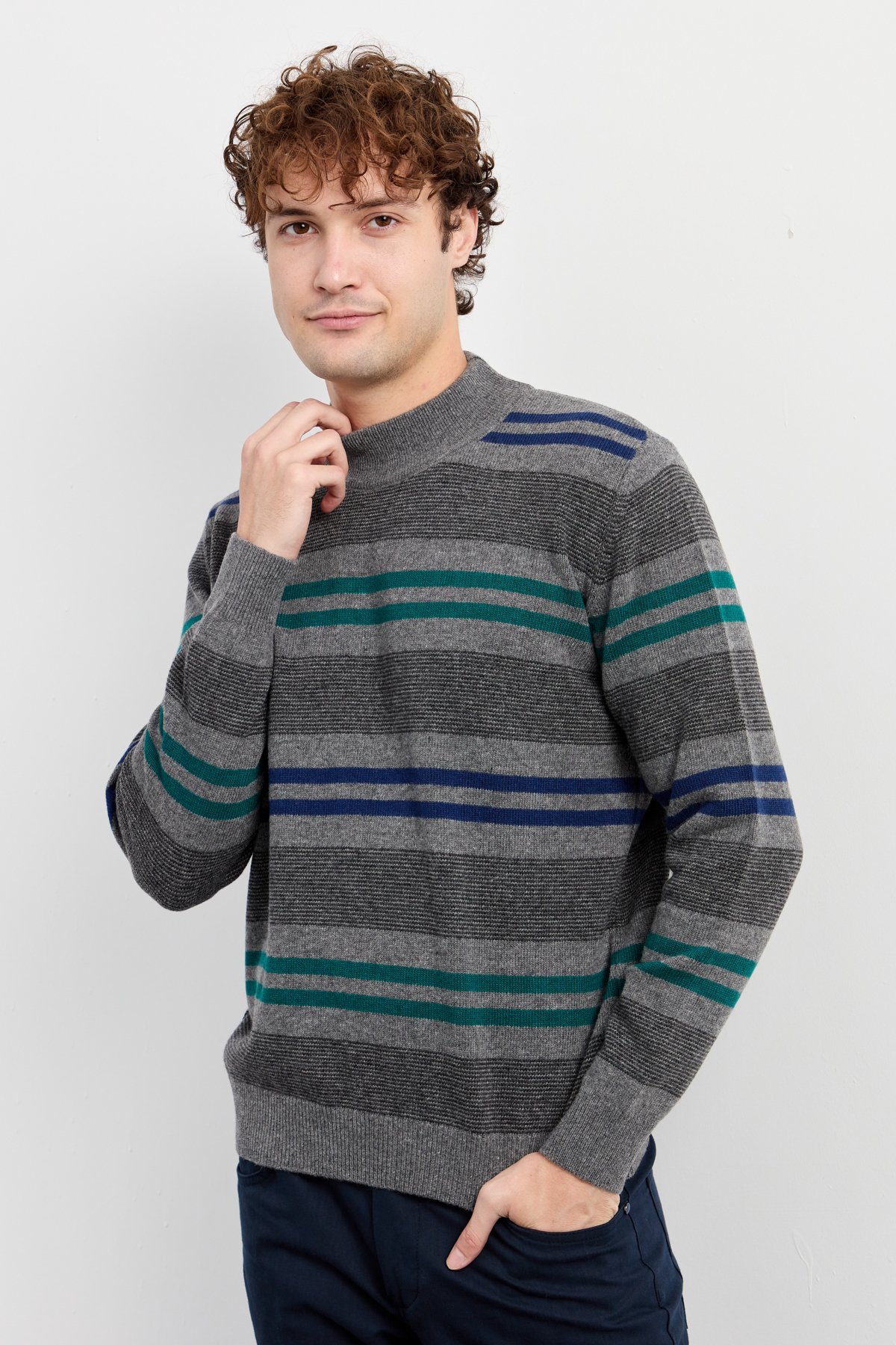 23501Erkek Yarım Balıkçı Yaka Renkli Çizgili Yün Kazak Füme