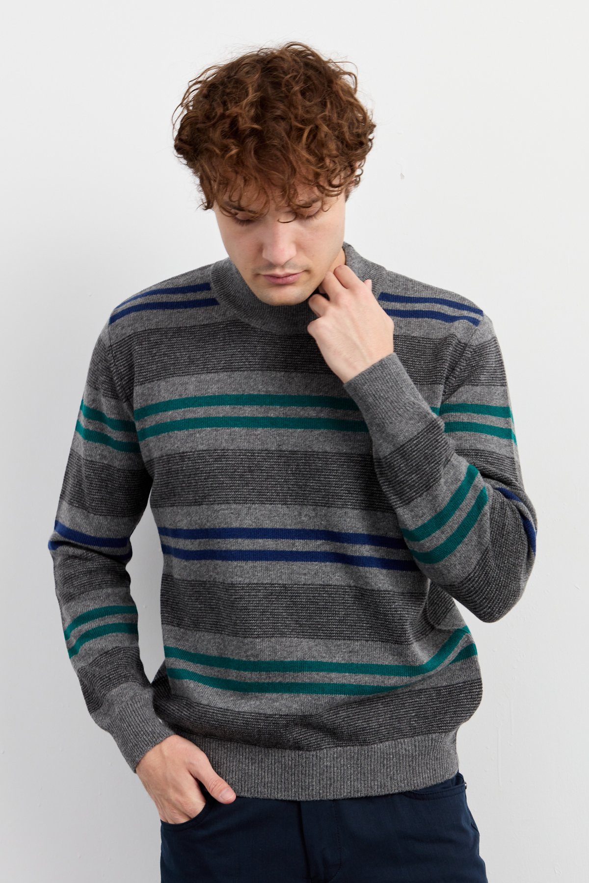 23501Erkek Yarım Balıkçı Yaka Renkli Çizgili Yün Kazak Füme