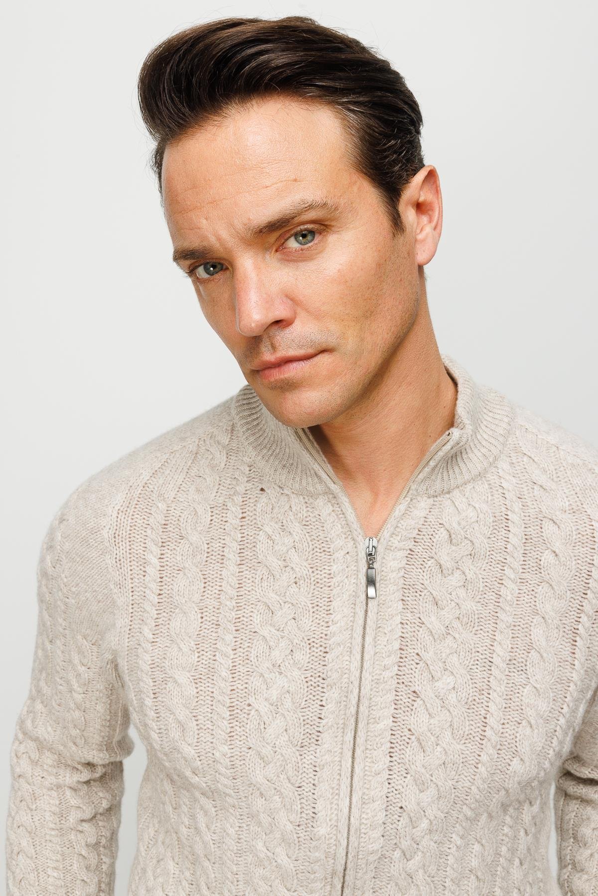 22587Erkek Yarım Balıkçı Yaka Saç Örgülü Yün Ceket V.Bej