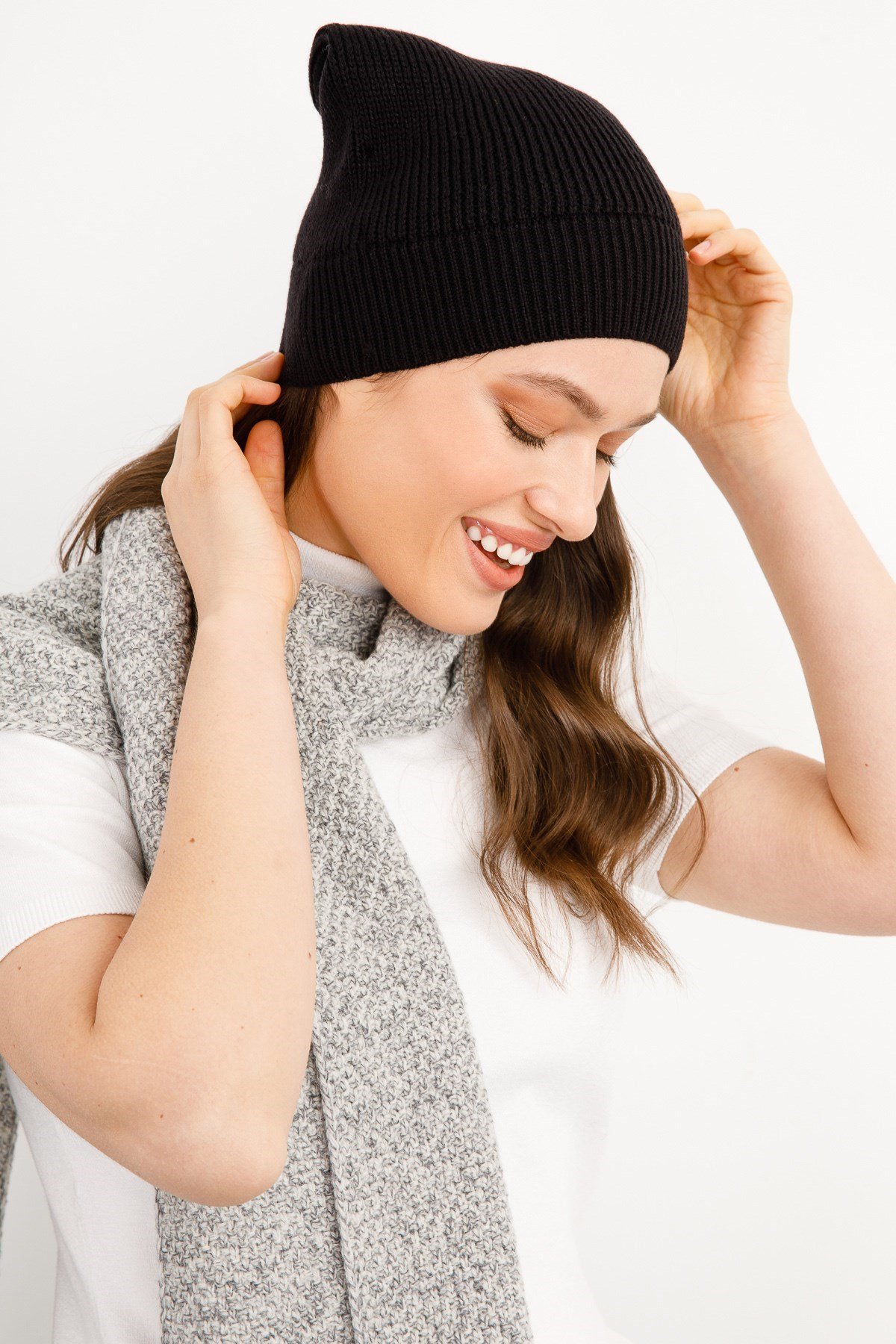 22542Erkek Yün Bere Siyah