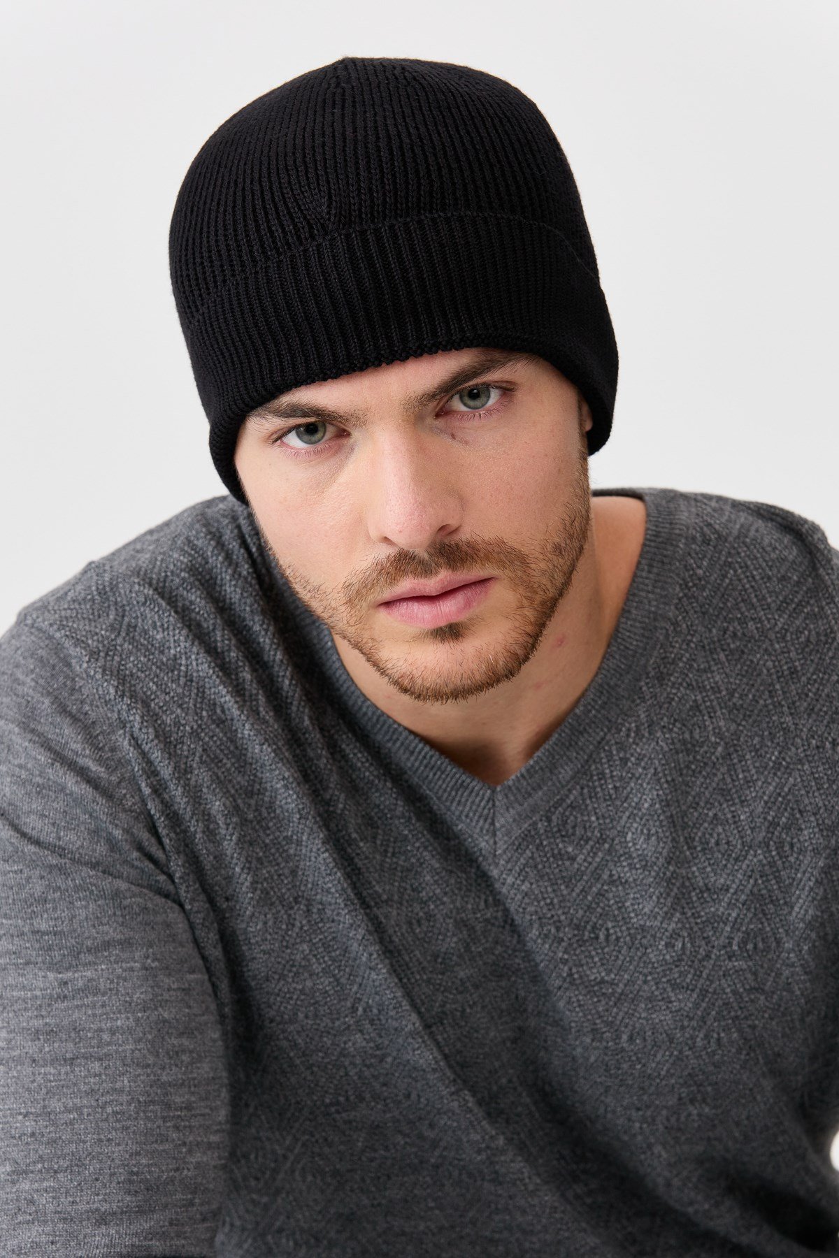 22558Erkek Yün Bere Siyah