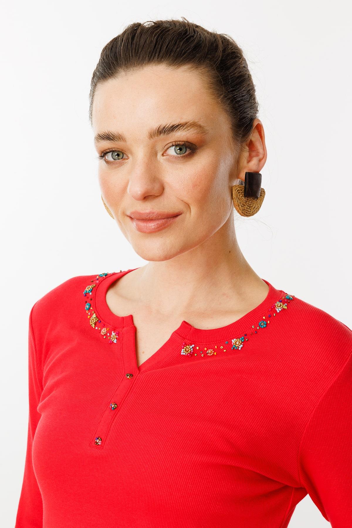 24755Kadın Açma Yaka Boncuk İşlemeli Penye Bluz Kırmızı