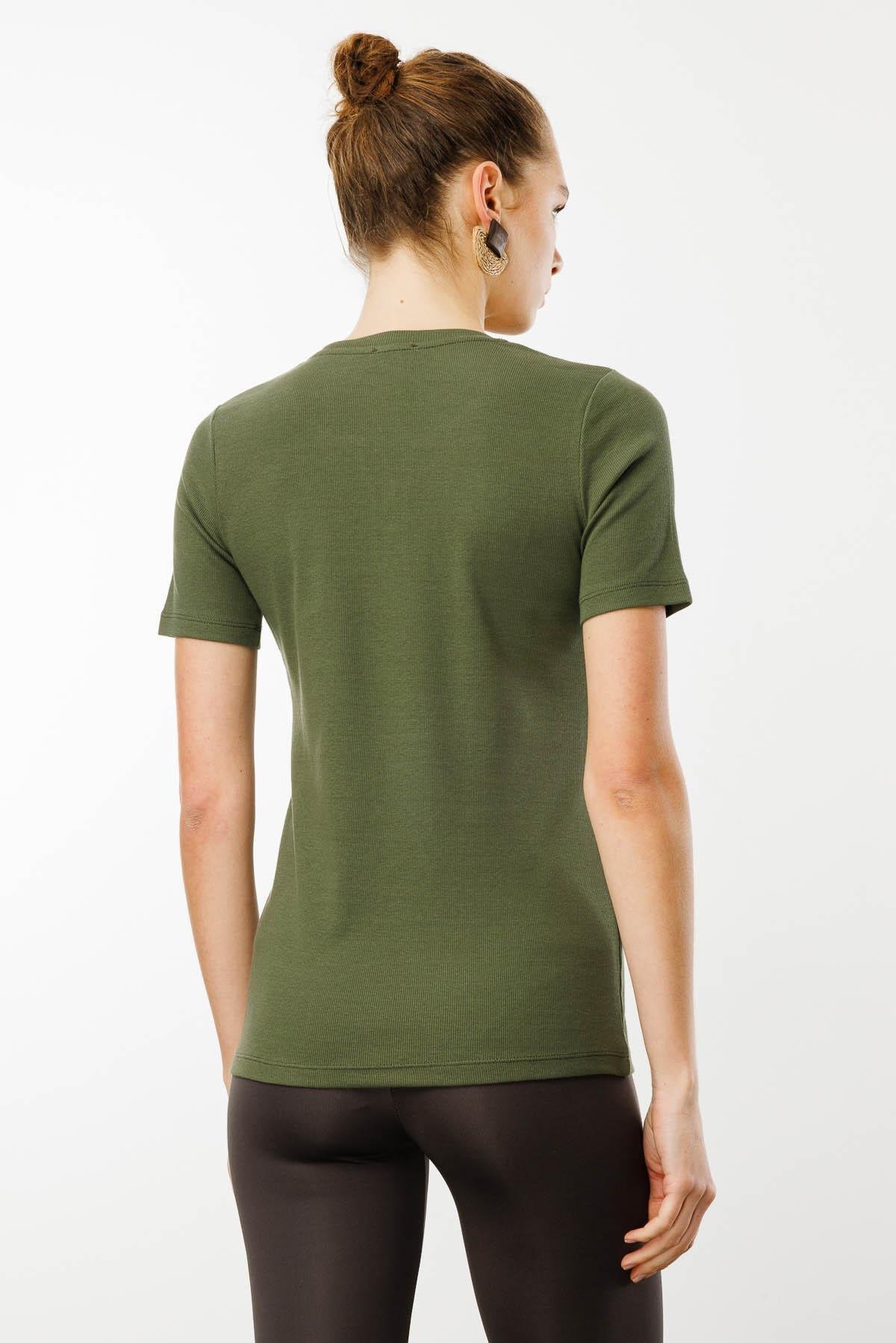 24754Kadın Açma Yaka Boncuk İşlemeli T-Shirt Haki