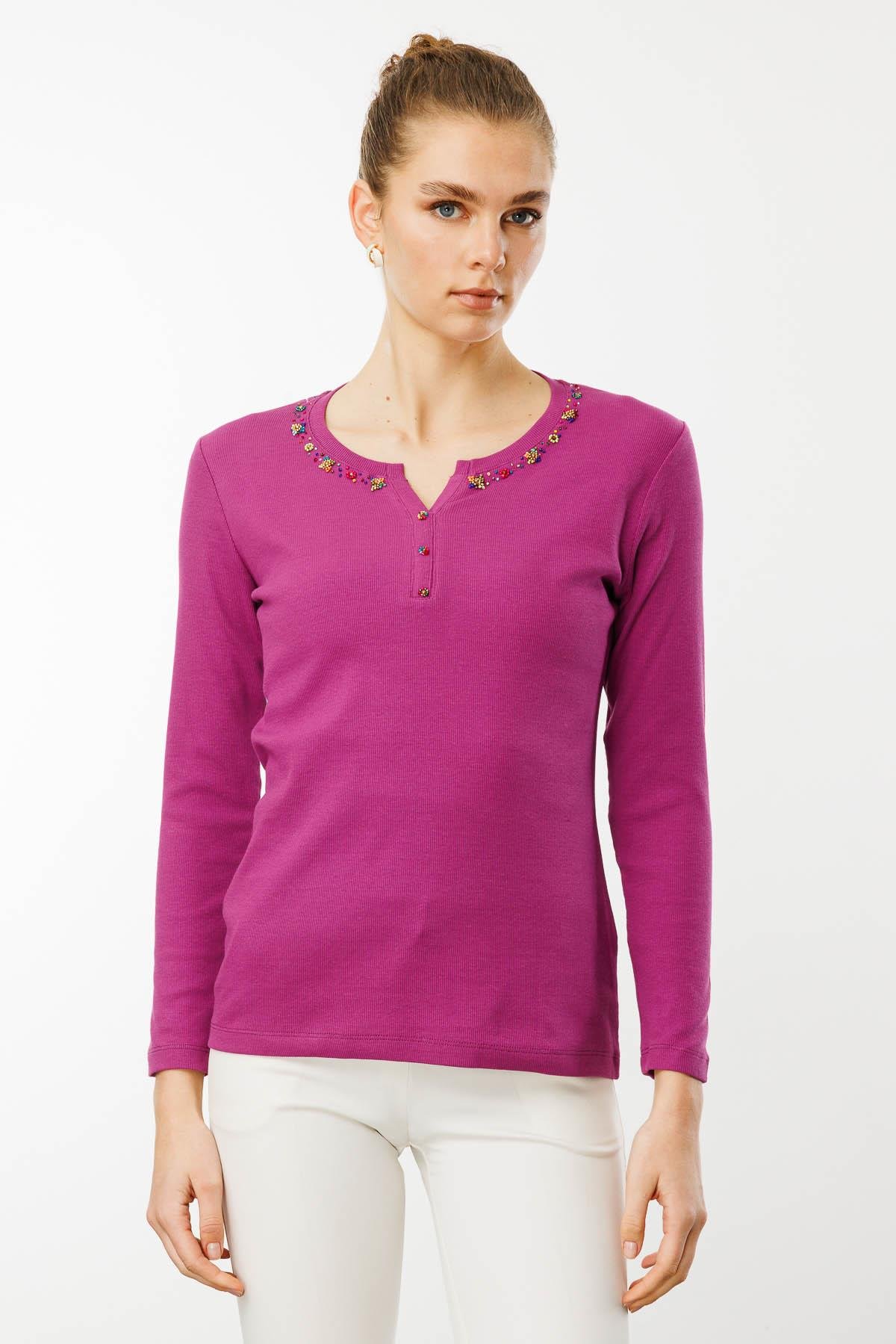 24755Kadın Açma Yaka Boncuk İşlemeli Penye Bluz Sıklamen