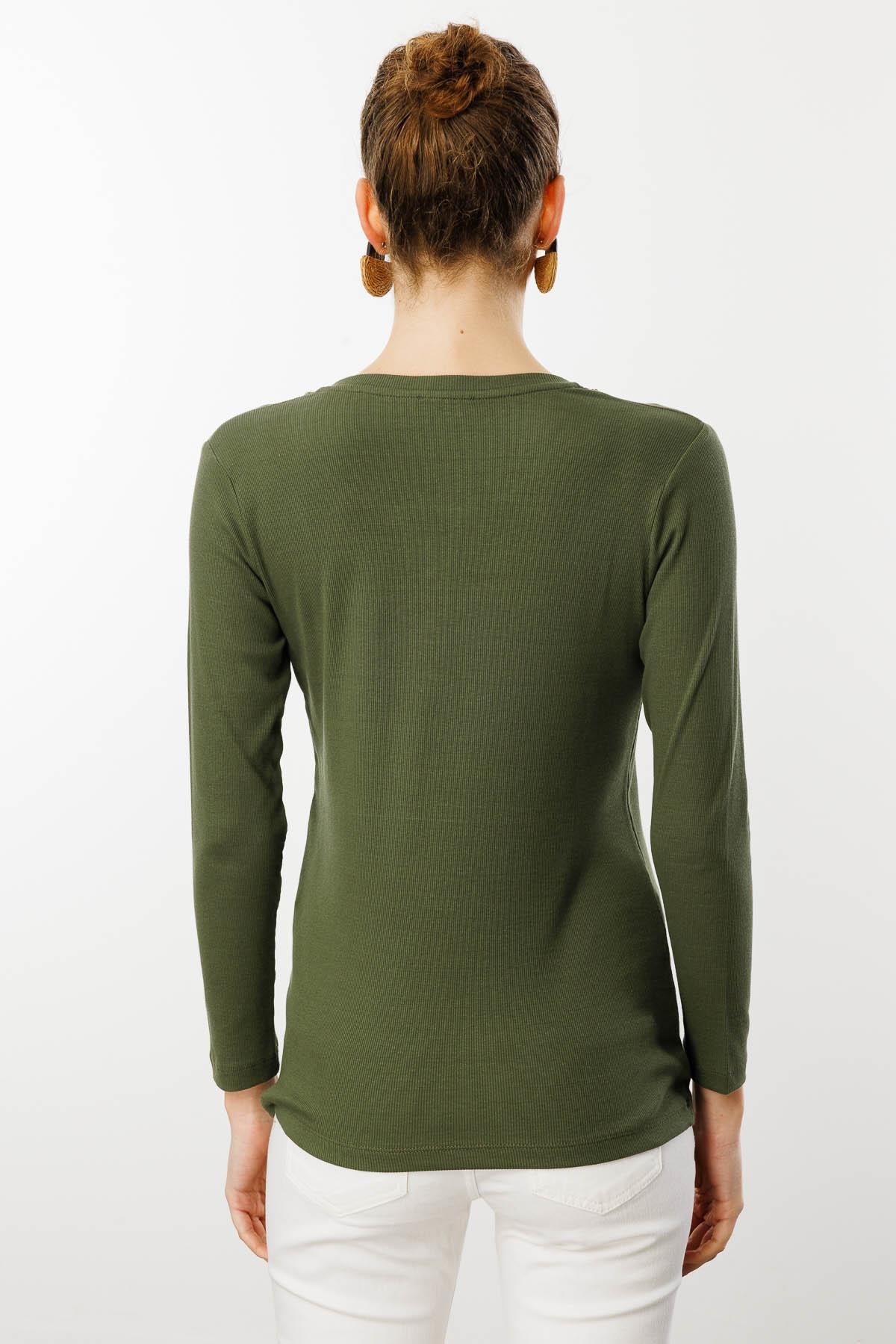 24755Kadın Açma Yaka Boncuk İşlemeli Penye Bluz Haki