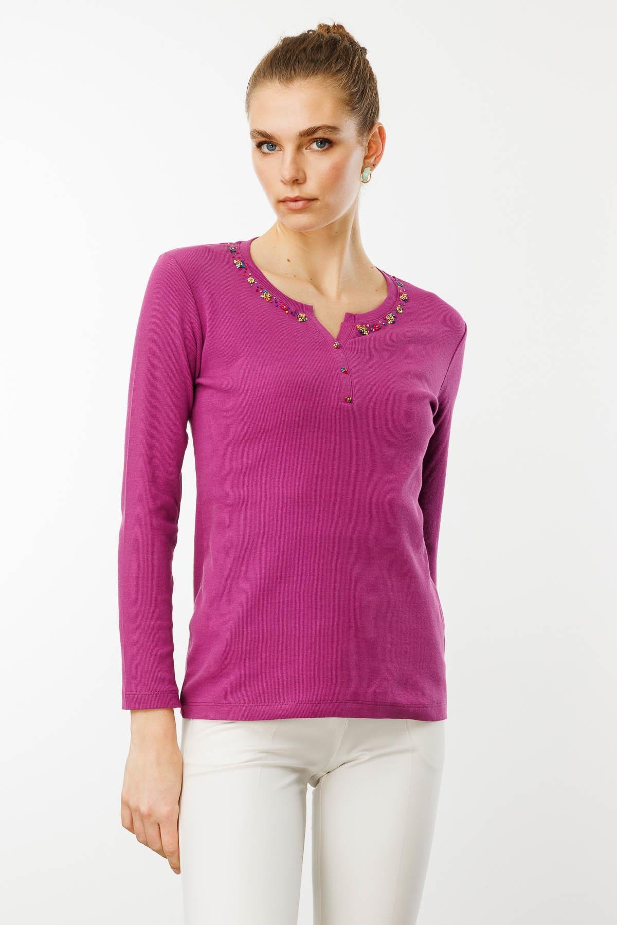 24755Kadın Açma Yaka Boncuk İşlemeli Penye Bluz Sıklamen