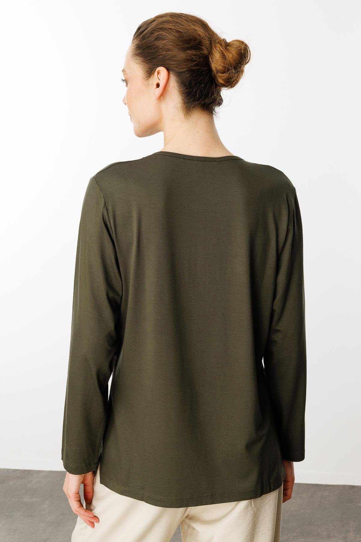 24753Kadın Açma Yaka Dantel Çiçek İşlemeli Penye Bluz Haki