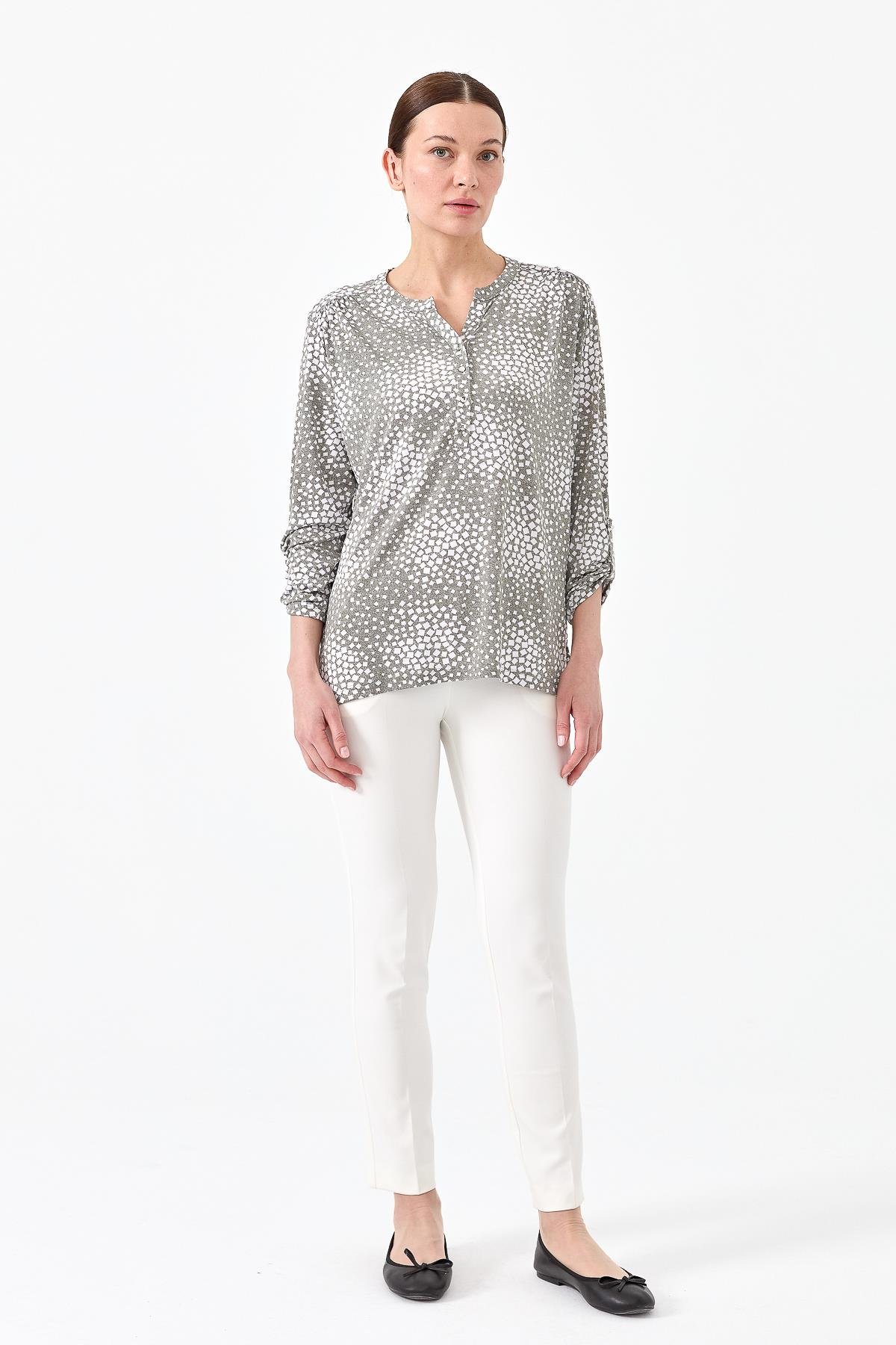 23454Kadın Yakası Patlı İki Renkli Penye Bluz Haki