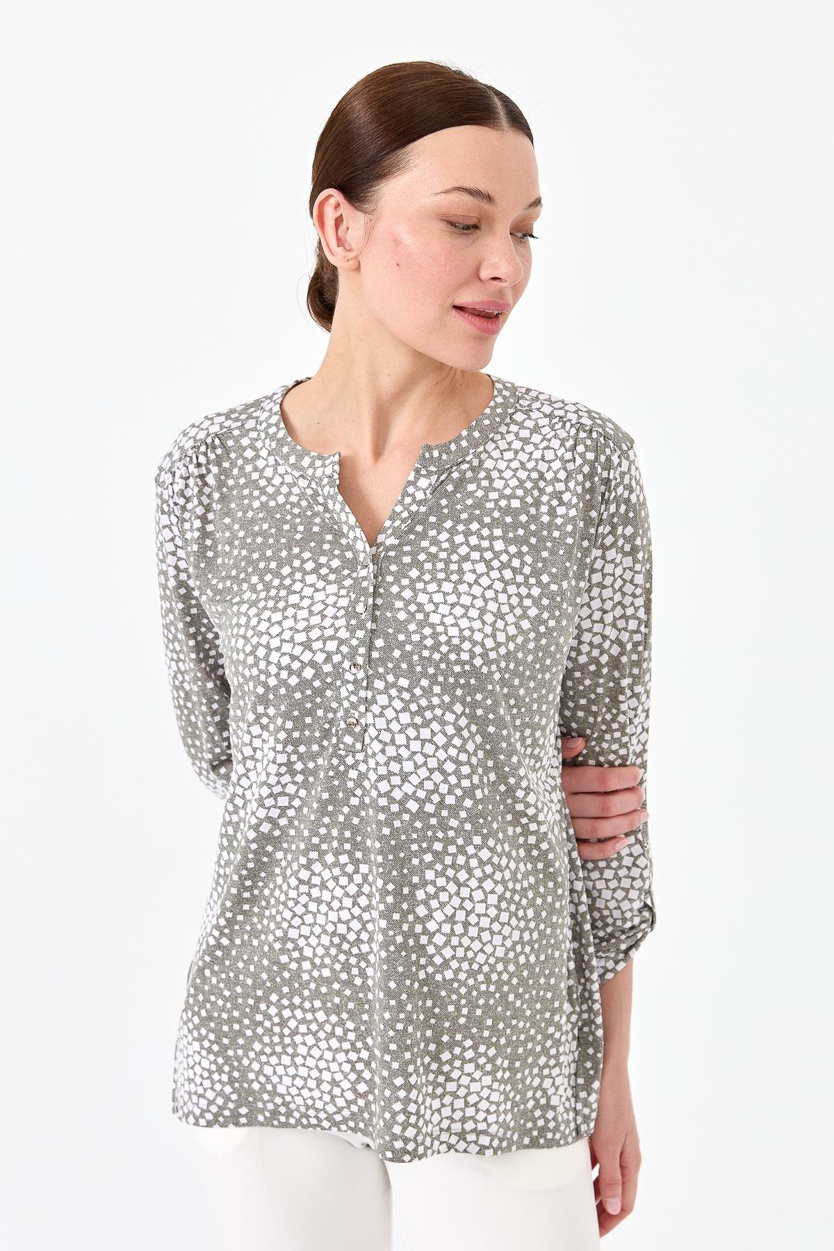 23454Kadın Yakası Patlı İki Renkli Penye Bluz Haki