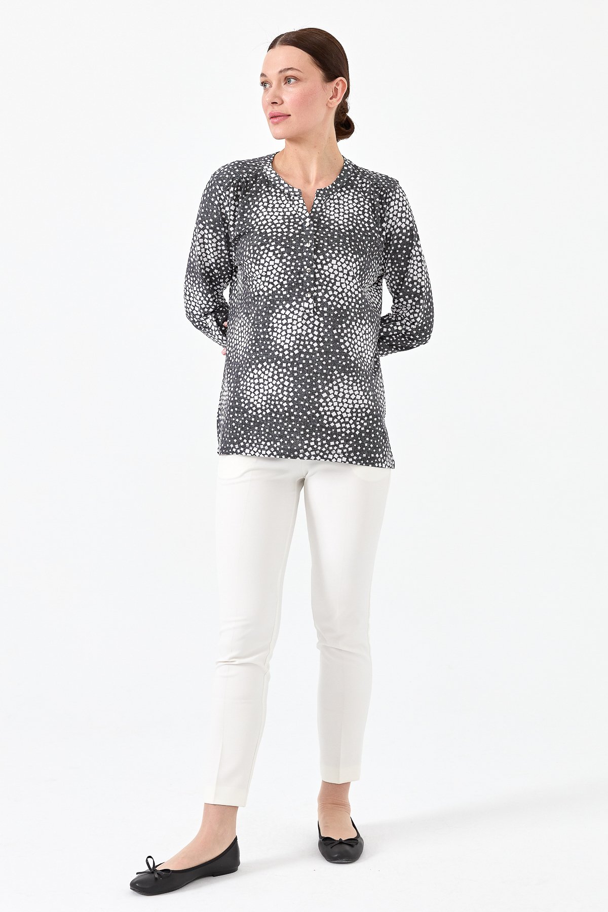 23454Kadın Yakası Patlı İki Renkli Penye Bluz Siyah