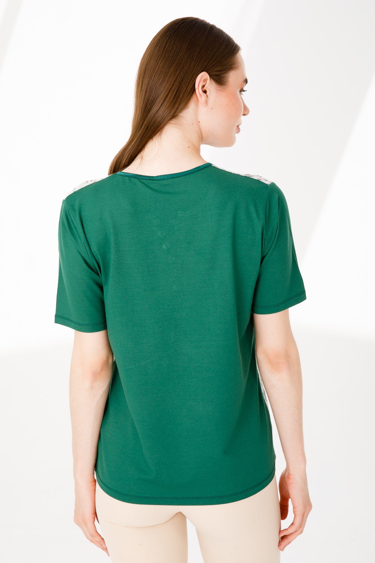 KADIN AÇMA YAKA KISA KOL DESENLİ PENYE BLUZ YEŞİL