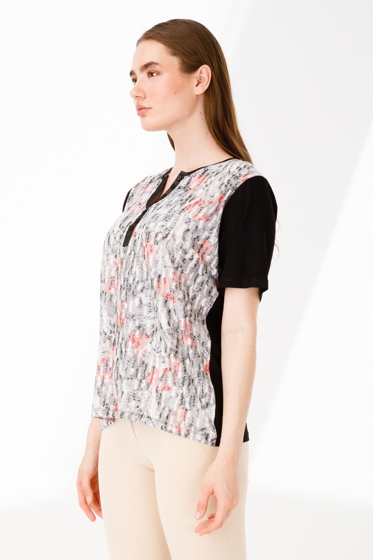 KADIN AÇMA YAKA KISA KOL DESENLİ PENYE BLUZ SİYAH