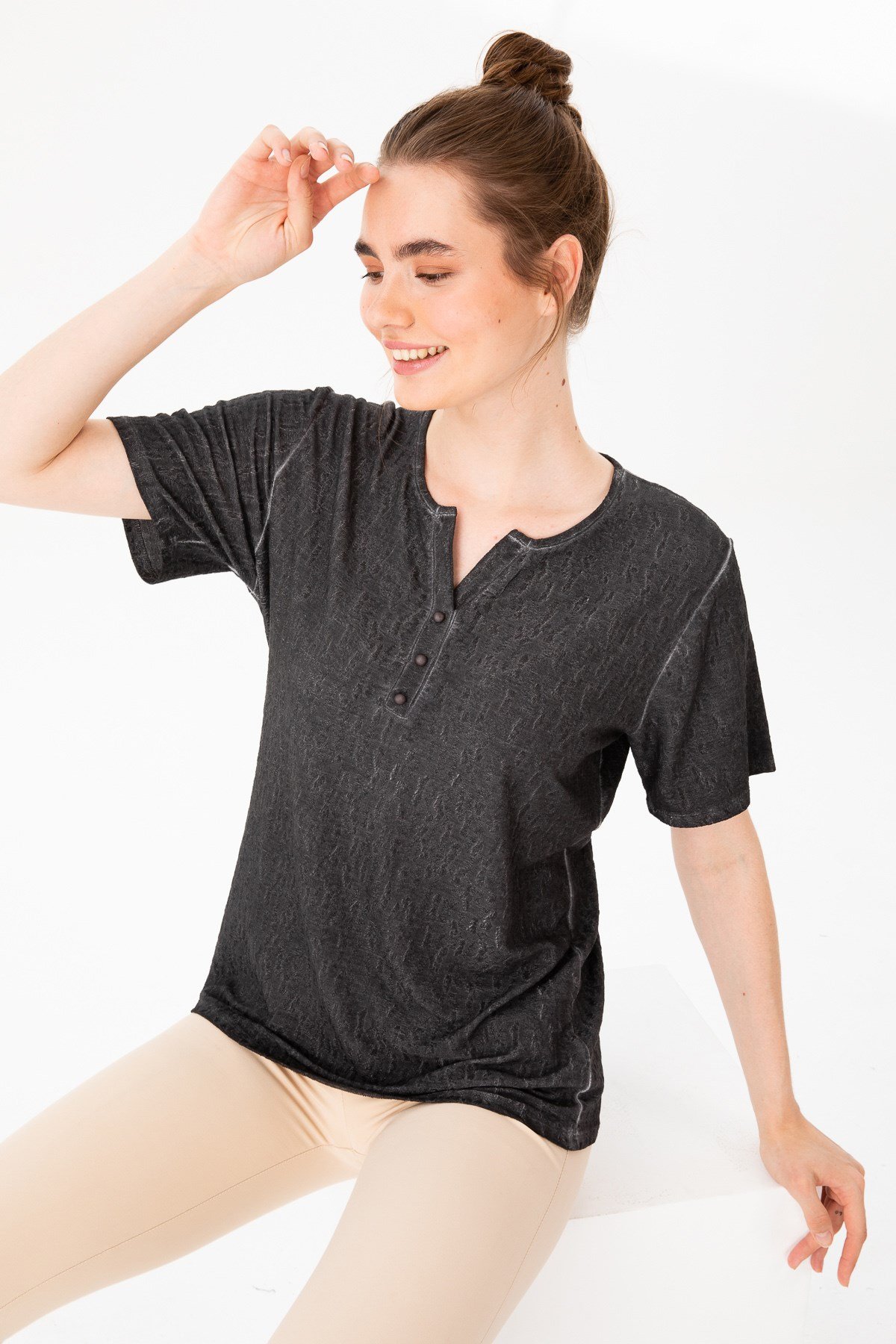 KADIN AÇMA YAKA KISA KOL JAKAR KUMAŞ BLUZ SİYAH