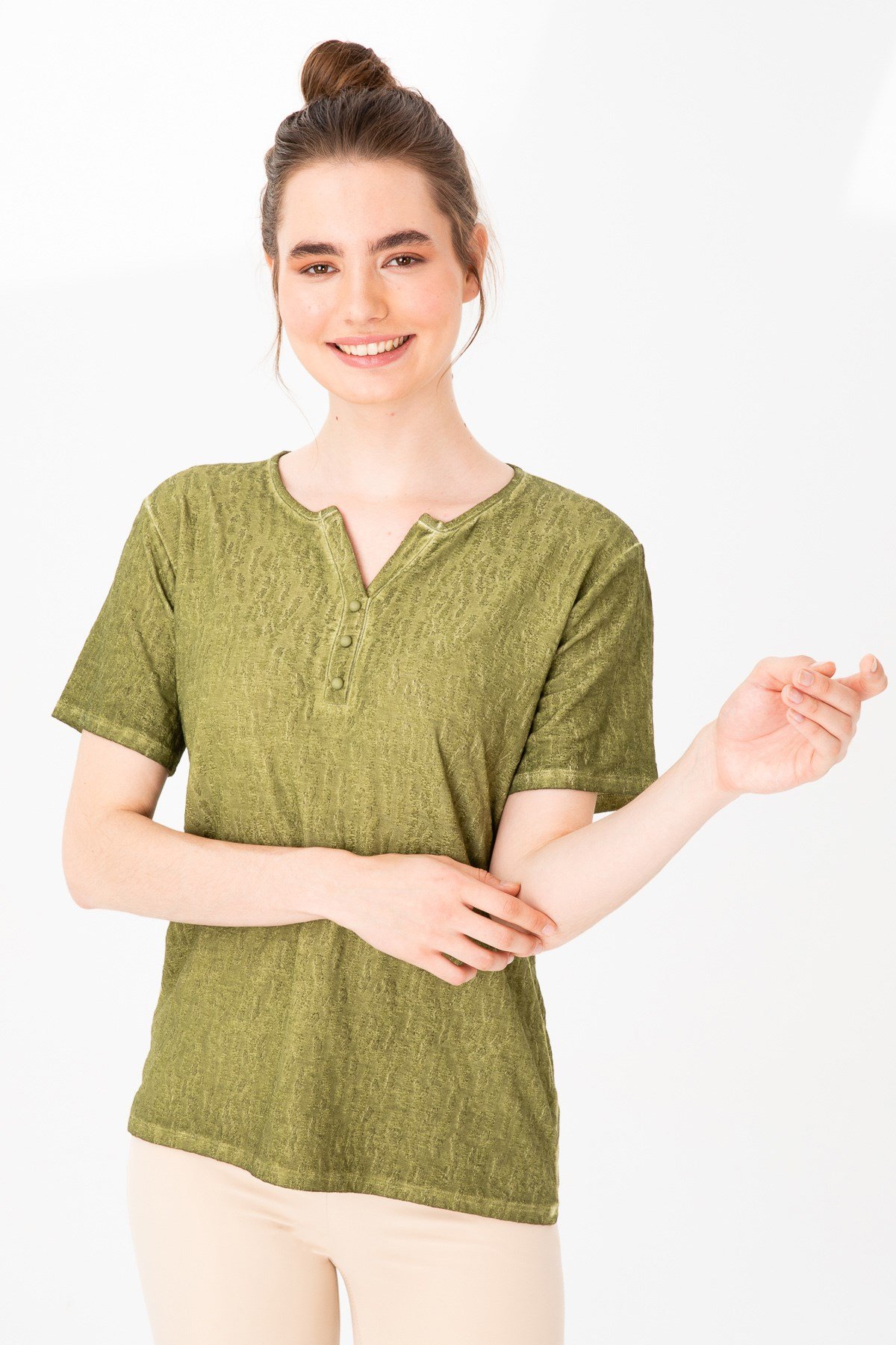 KADIN AÇMA YAKA KISA KOL JAKAR KUMAŞ BLUZ HAKİ