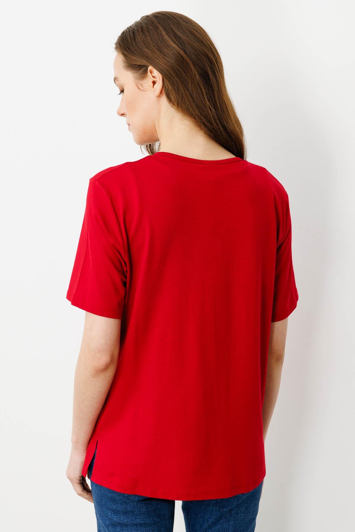 25703Kadın Sıfır Yaka Nakış İşlemeli T-shirt Kırmızı