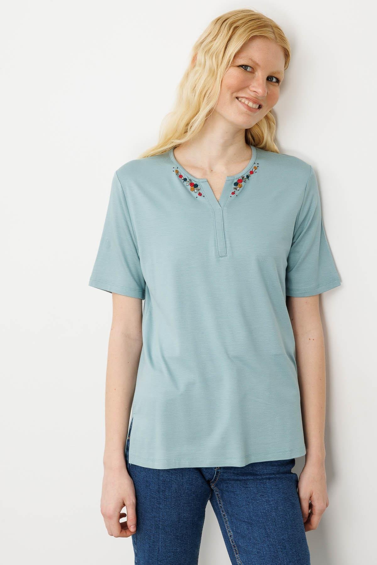 25703Kadın Açma Yaka Nakış İşlemeli T-shirt Mint