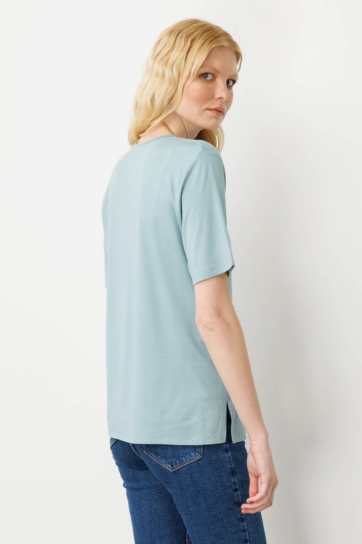 25703Kadın Açma Yaka Nakış İşlemeli T-shirt Mint