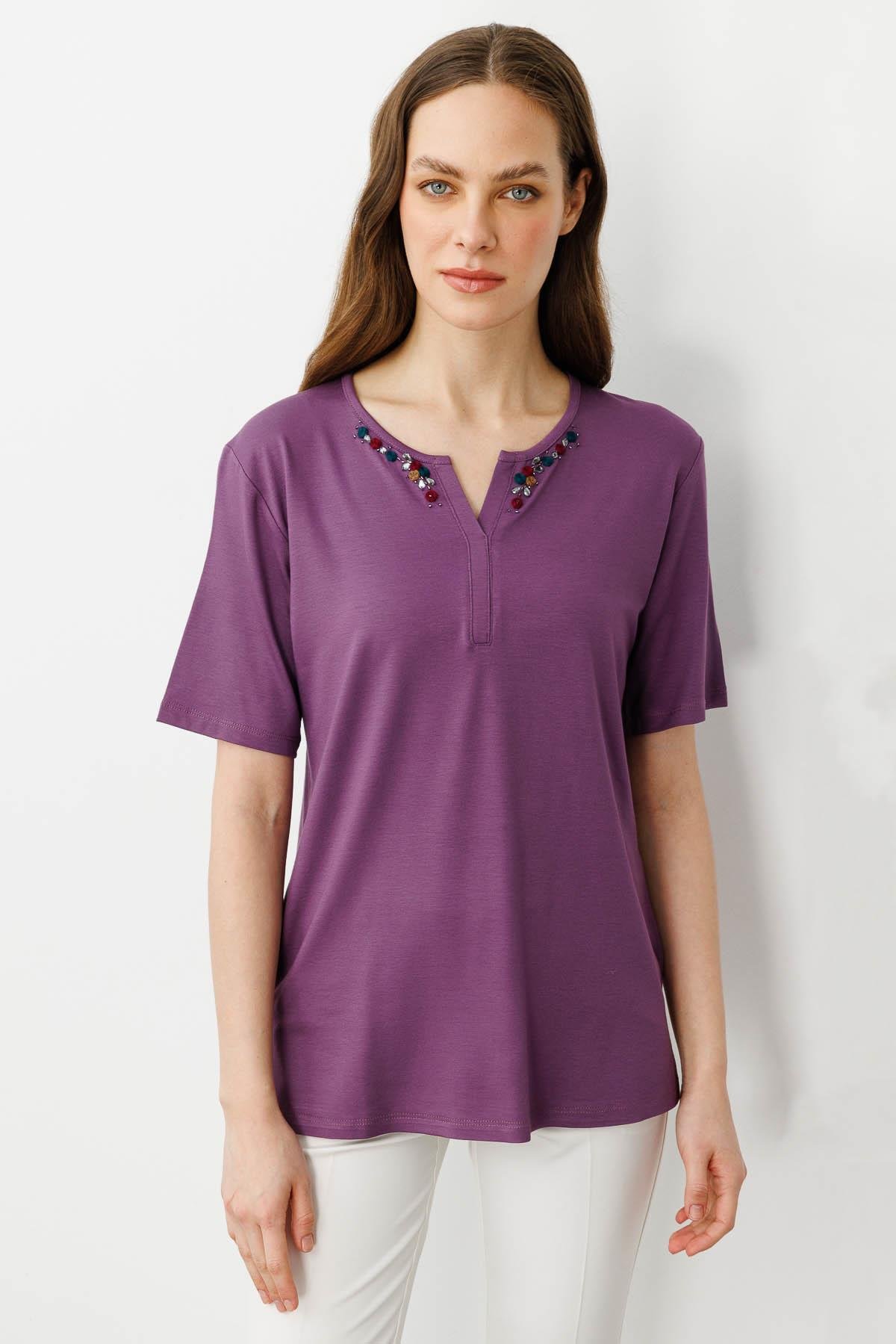25703Kadın Sıfır Yaka Nakış İşlemeli T-shirt Lila