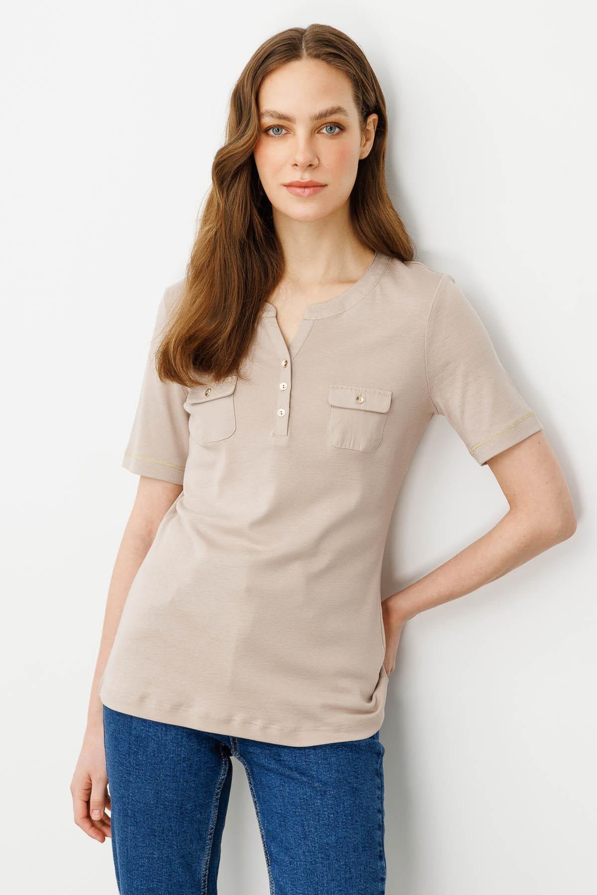 25806Kadın Açma Yaka Önü Cepli Penye T-shirt Vizon