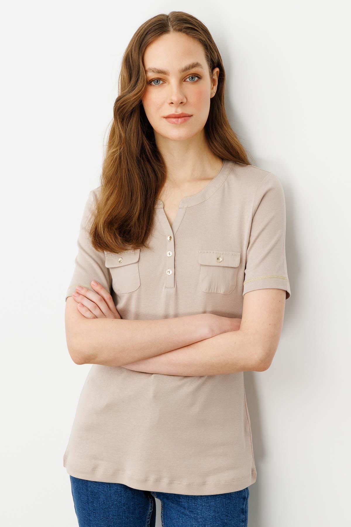25806Kadın Açma Yaka Önü Cepli Penye T-shirt Vizon