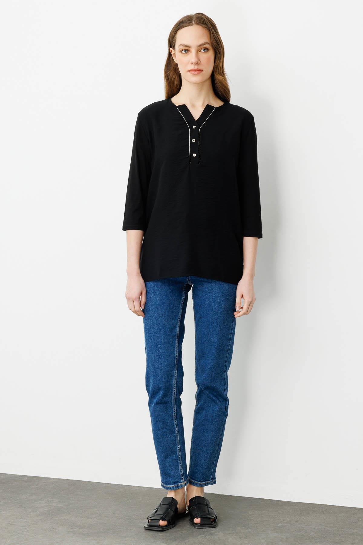 25763Kadın Açma Yaka Önü Düğmeli Bluz Siyah