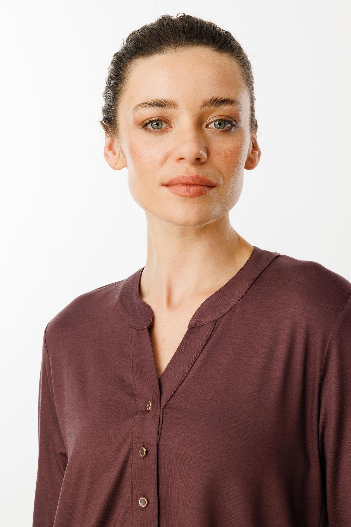 25765Kadın Açma Yaka Önü Düğmeli Gömlek Kahve