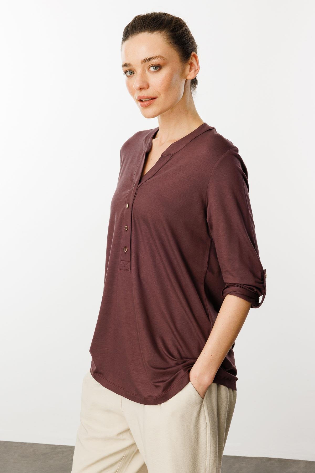 25765Kadın Açma Yaka Önü Düğmeli Gömlek Kahve