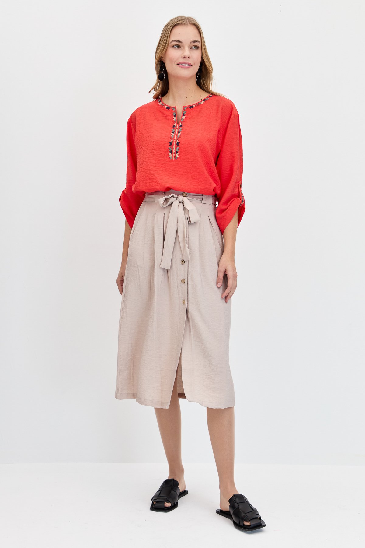 KMY24094Kadın Açma Yaka Yakası Etnik Nakışlı Gömlek Mercan