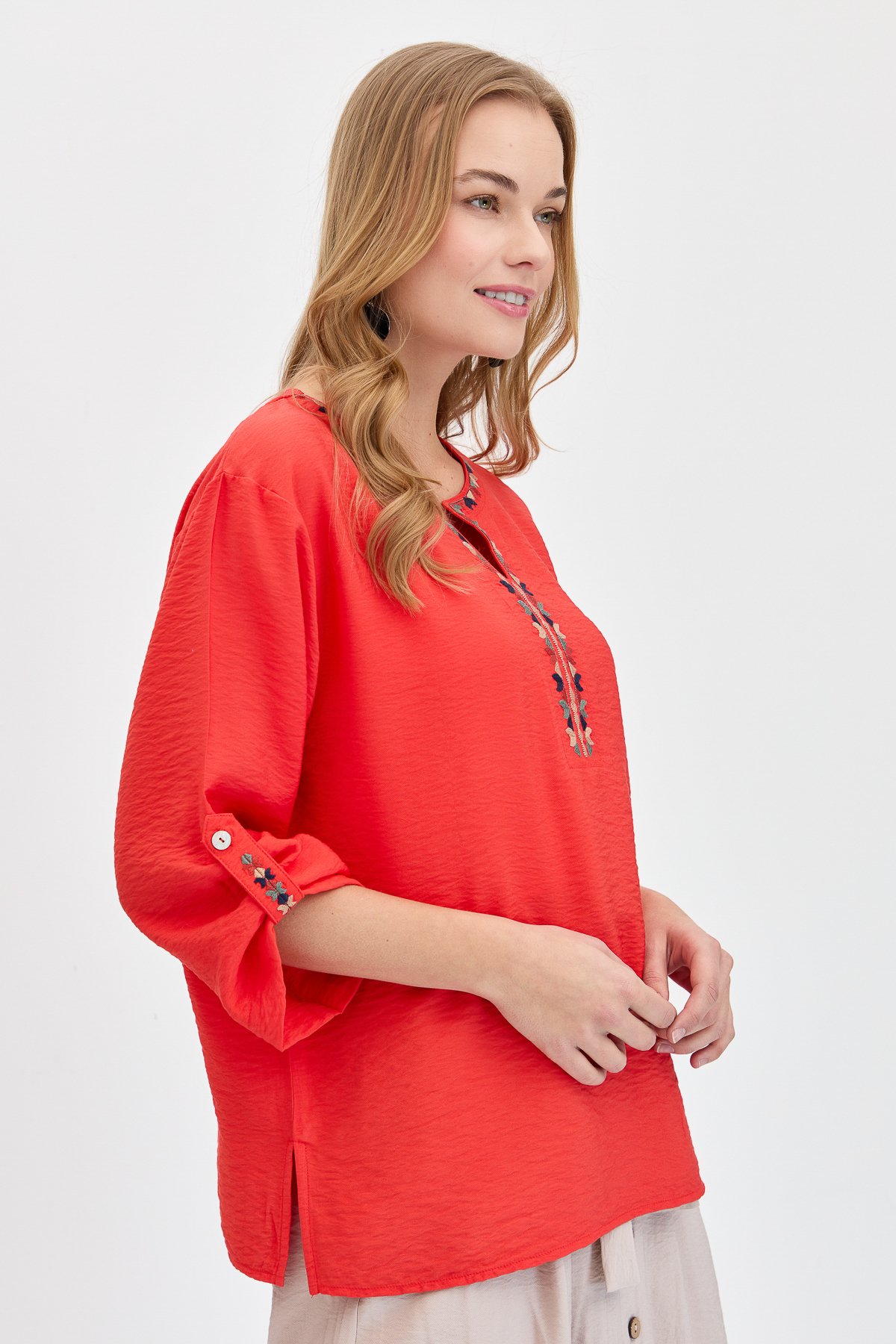 KMY24094Kadın Açma Yaka Yakası Etnik Nakışlı Gömlek Mercan