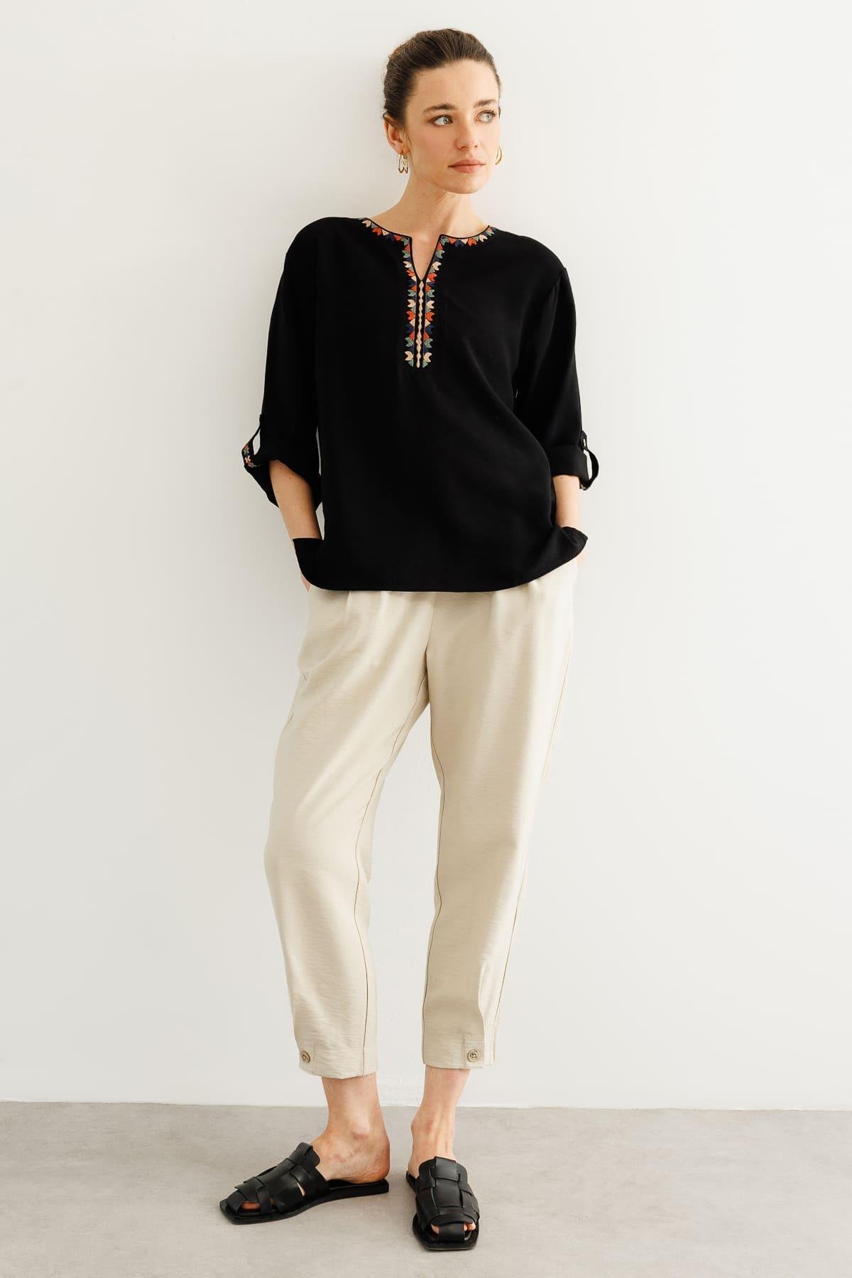 KMY24094Женская рубашка с отложным воротником и этнической вышивкой