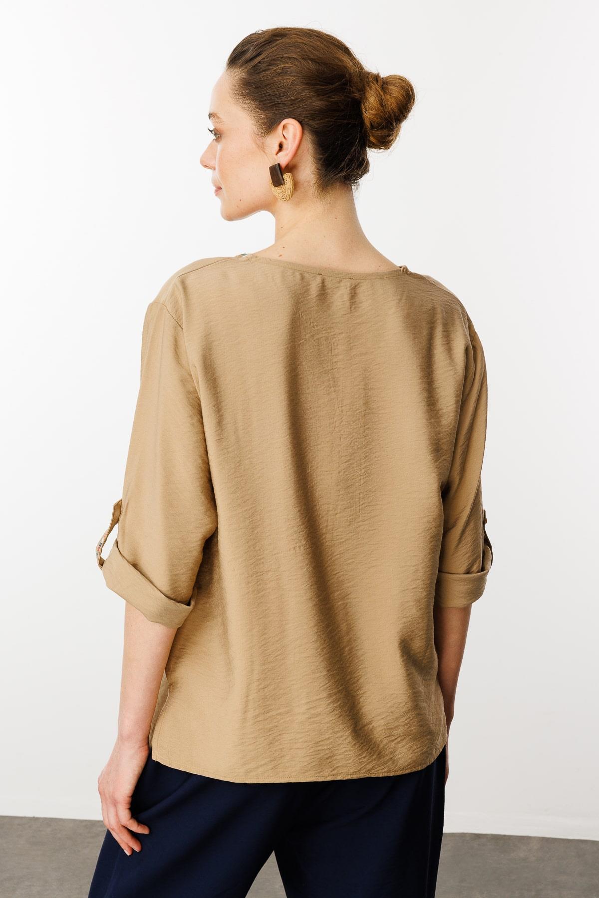 KMY24094Женская рубашка с отложным воротником и этнической вышивкой