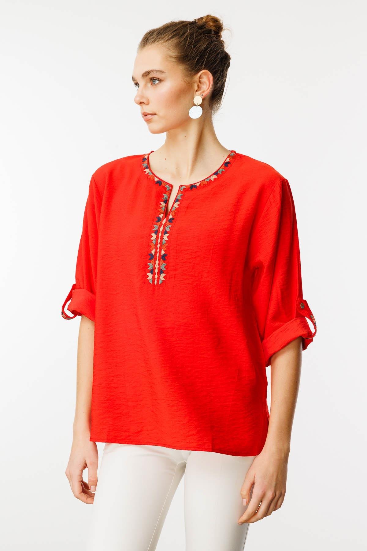 KMY24094Женская рубашка с отложным воротником и этнической вышивкой