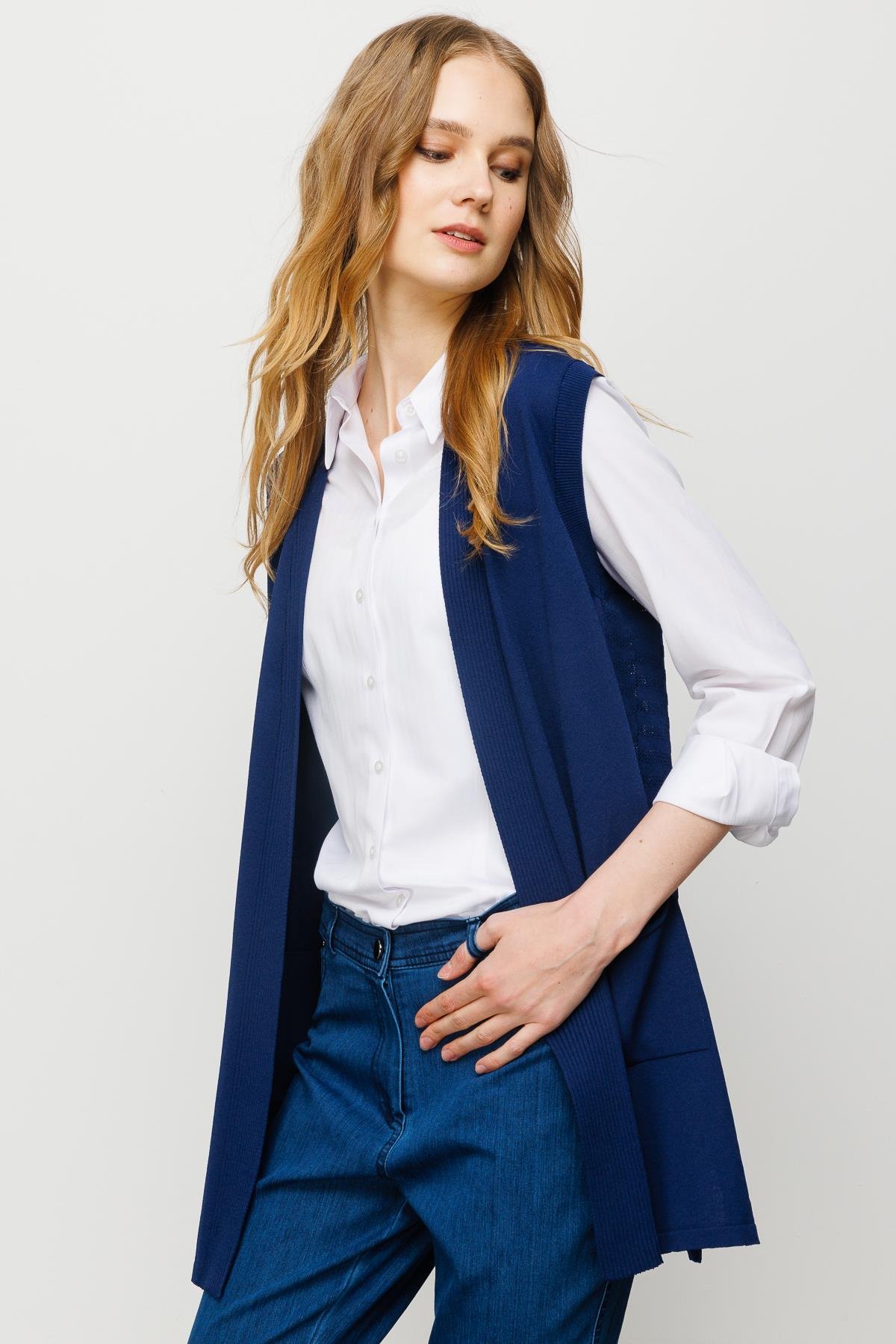 23356Kadın Arkası Desenli Araboy Triko Yelek Lacivert