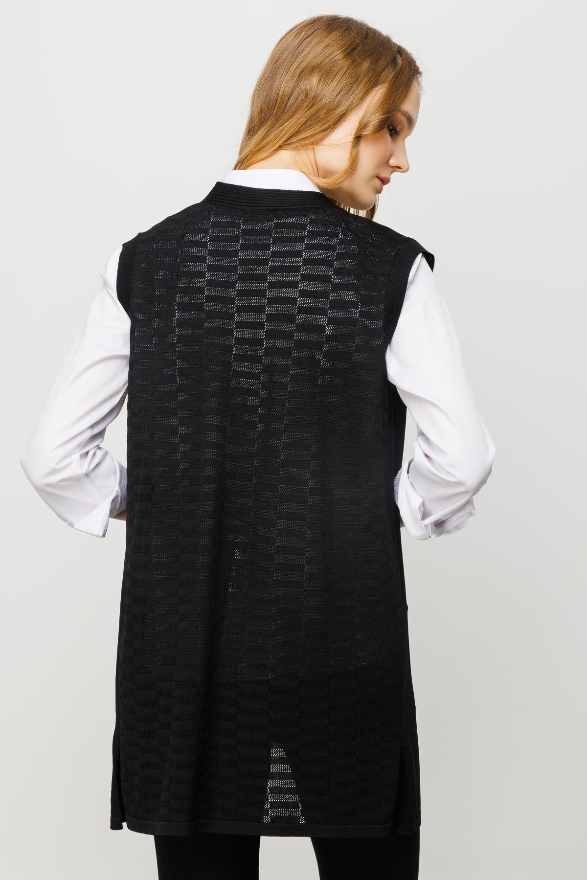 23356Kadın Arkası Desenli Araboy Triko Yelek Siyah
