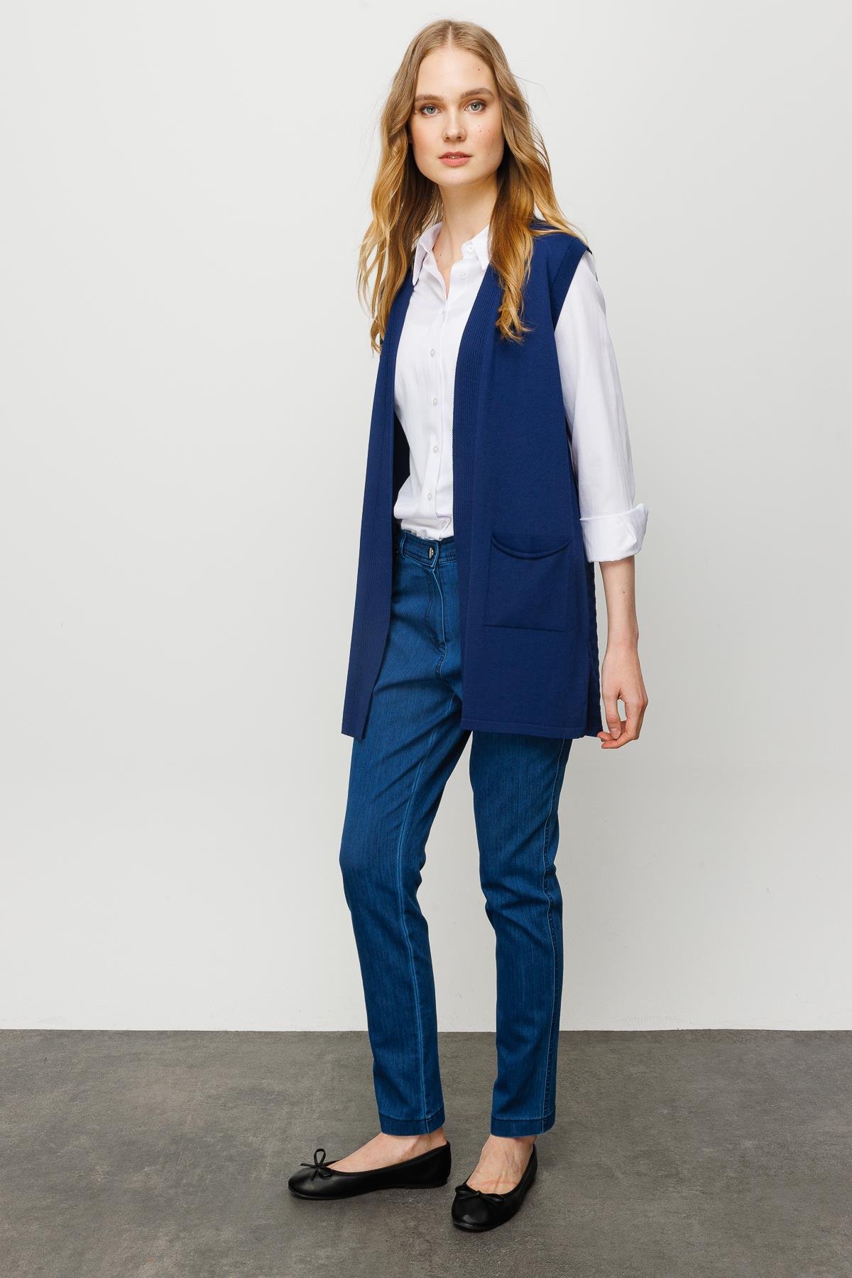 23356Kadın Arkası Desenli Araboy Triko Yelek Lacivert