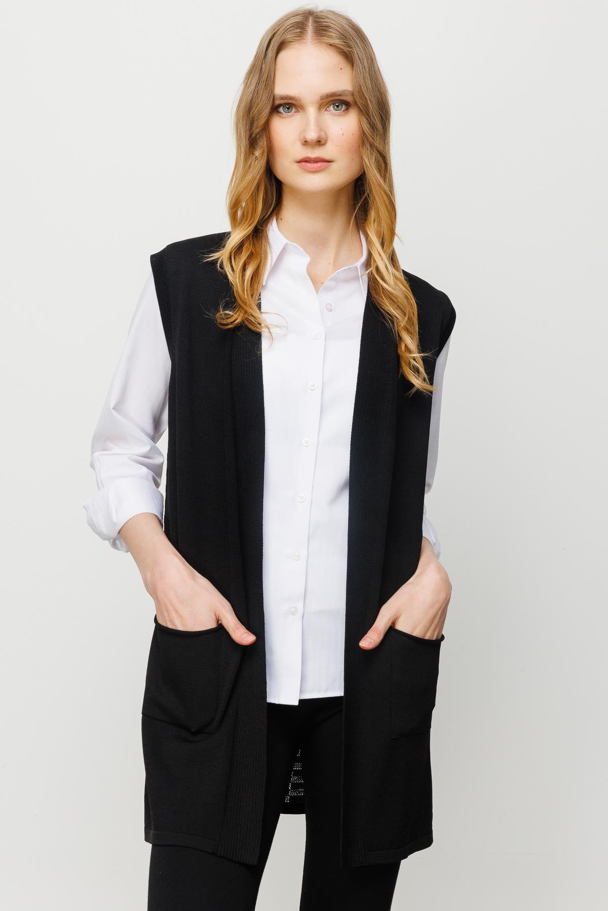 23356Kadın Arkası Desenli Araboy Triko Yelek Siyah