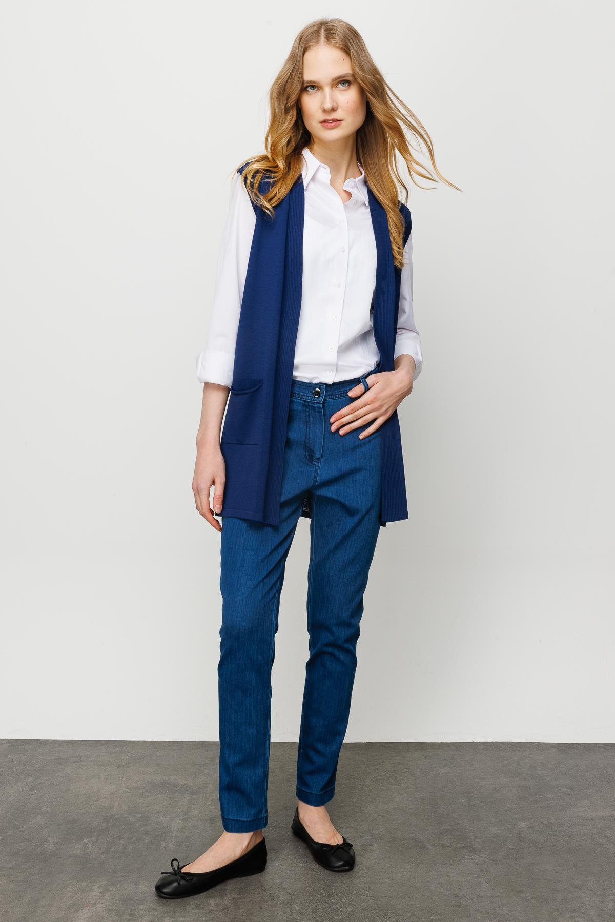 23356Kadın Arkası Desenli Araboy Triko Yelek Lacivert