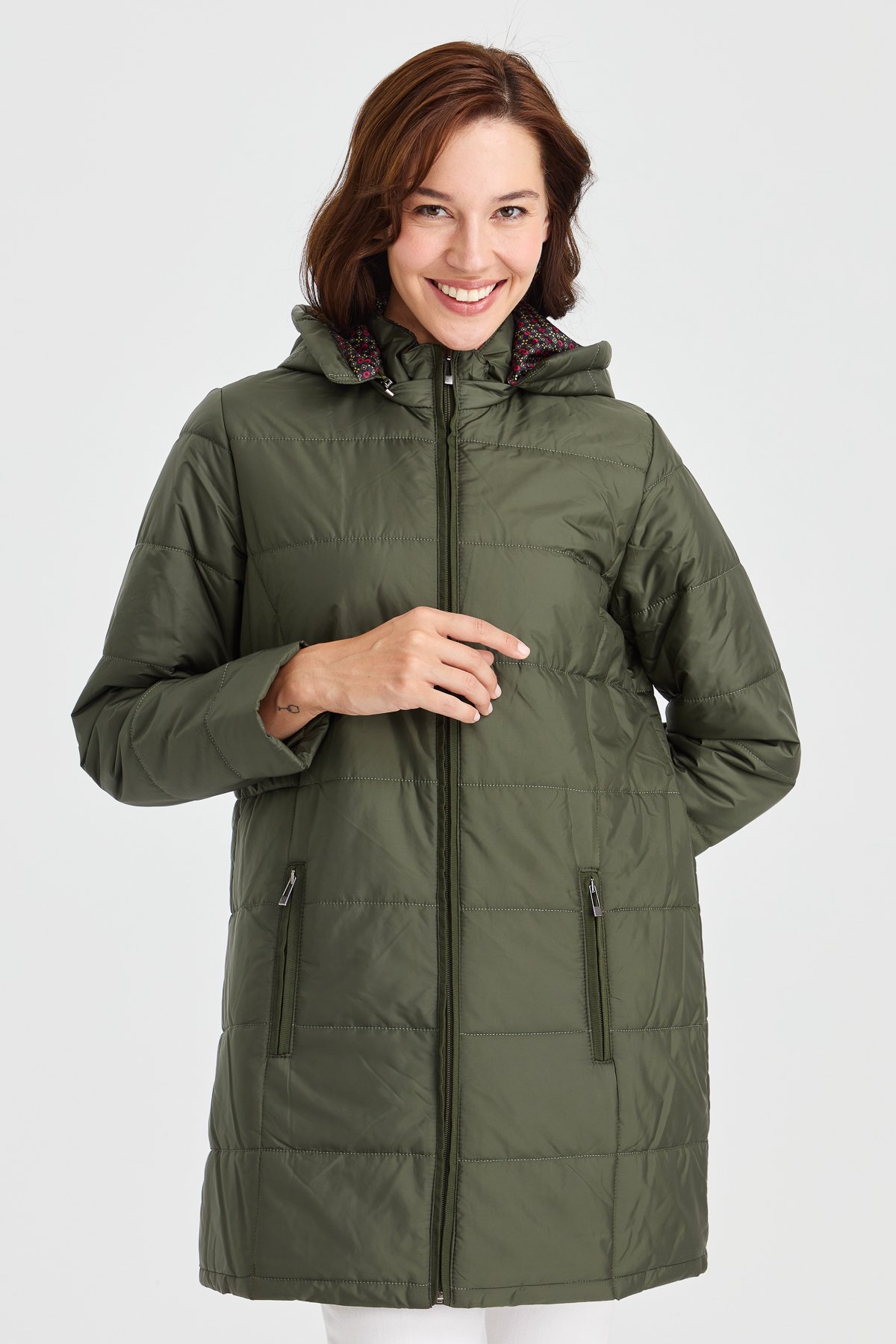 23402Kadın Astarı Desenli Araboy Kapitone Kaban Haki